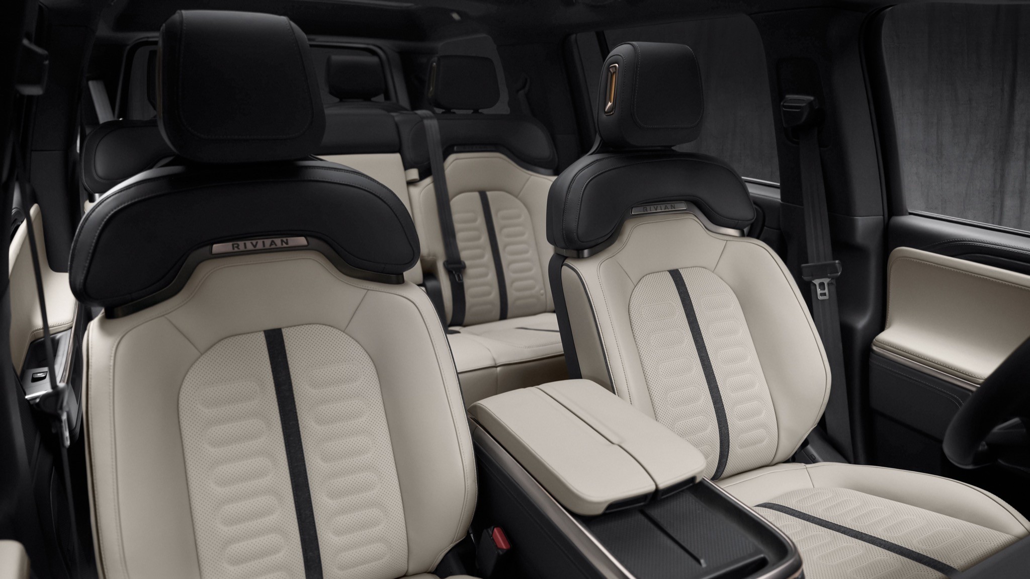 2025 Rivian R1 California Dune Edition 10