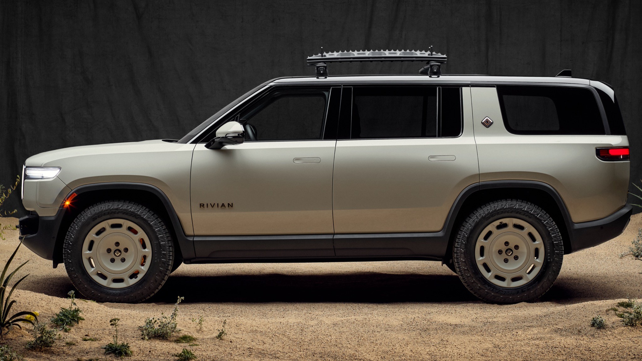 2025 Rivian R1 California Dune Edition 12