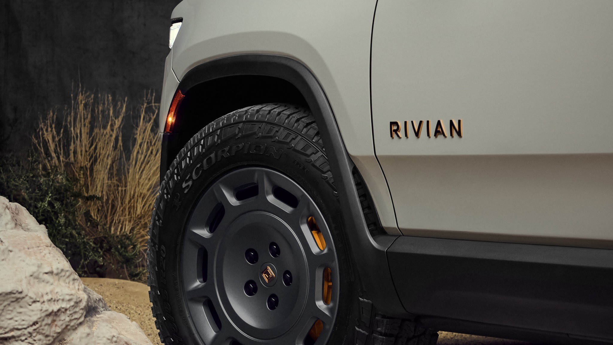 2025 Rivian R1 California Dune Edition 14