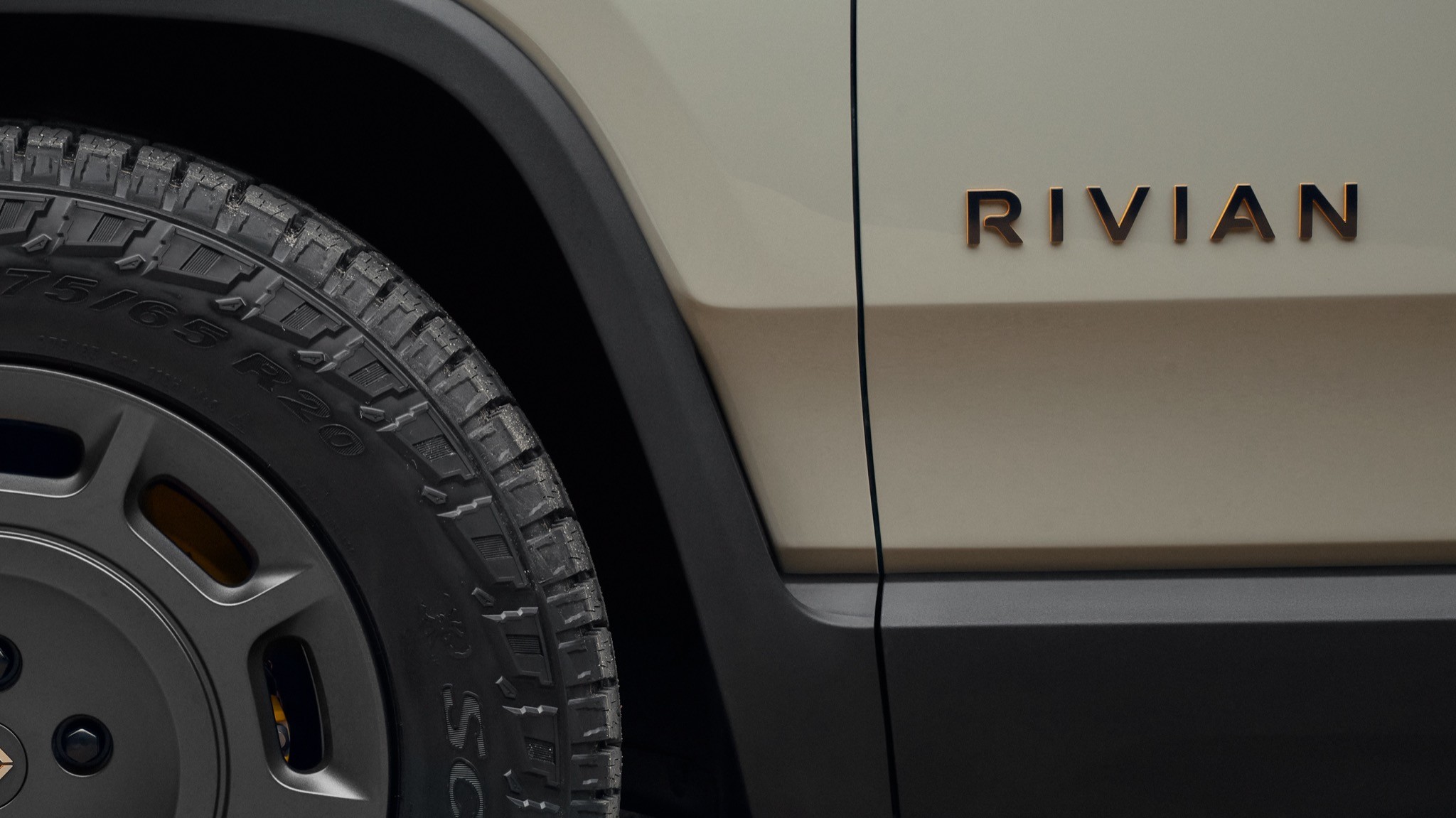 2025 Rivian R1 California Dune Edition 15