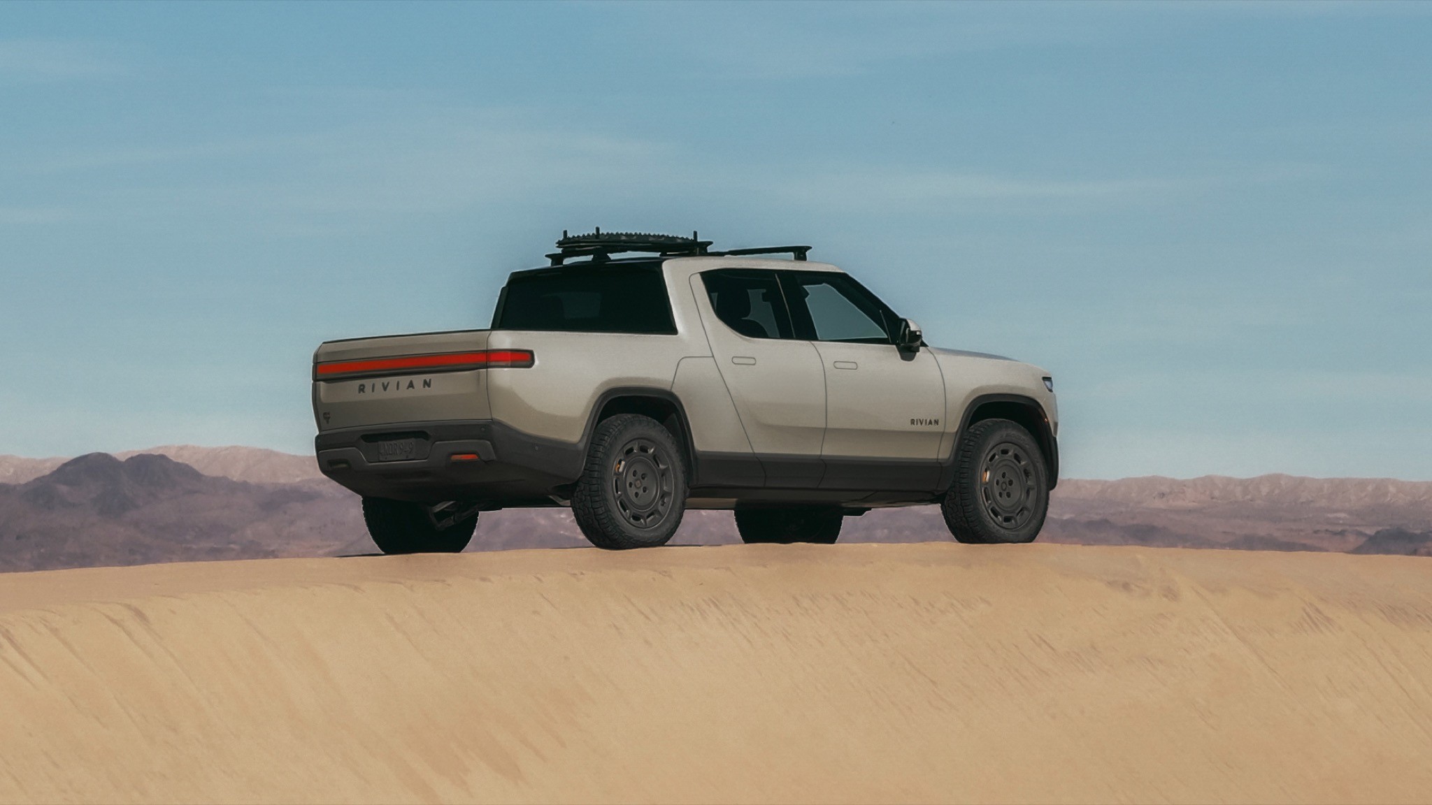 2025 Rivian R1 California Dune Edition 21
