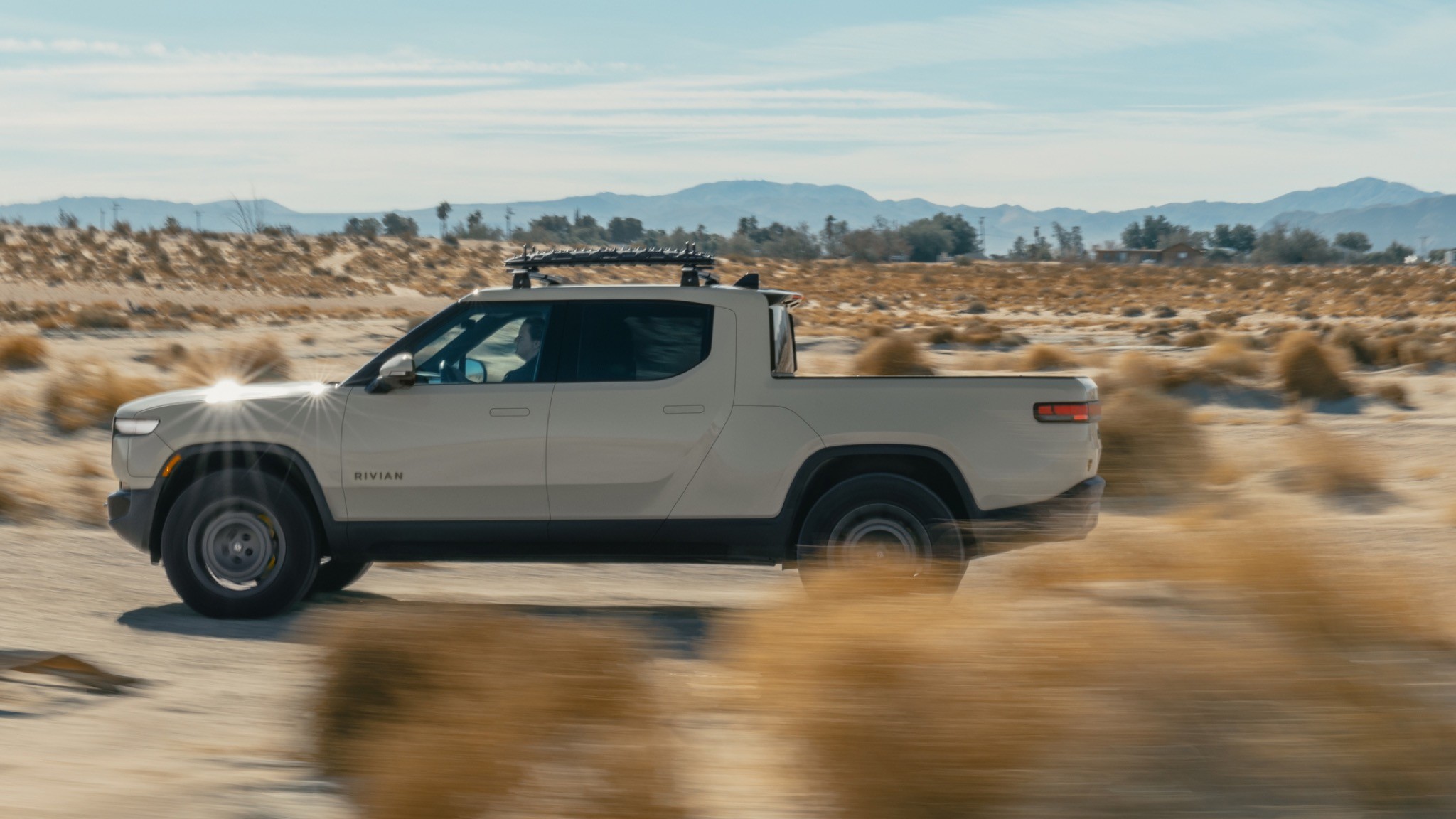 2025 Rivian R1 California Dune Edition 26