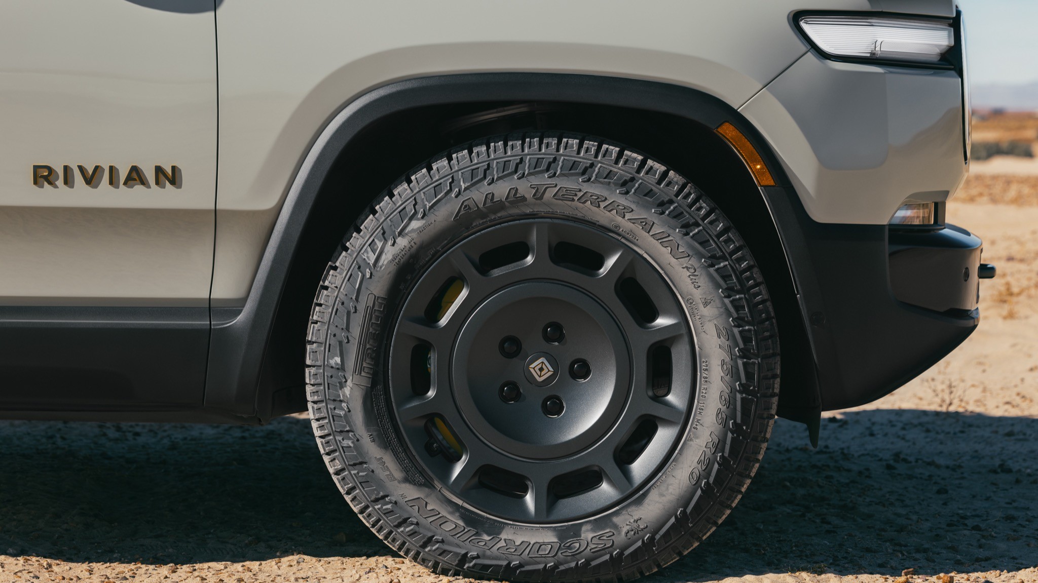 2025 Rivian R1 California Dune Edition 27