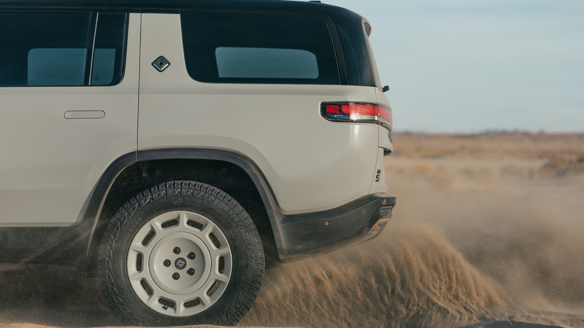 2025 Rivian R1 California Dune Edition 29