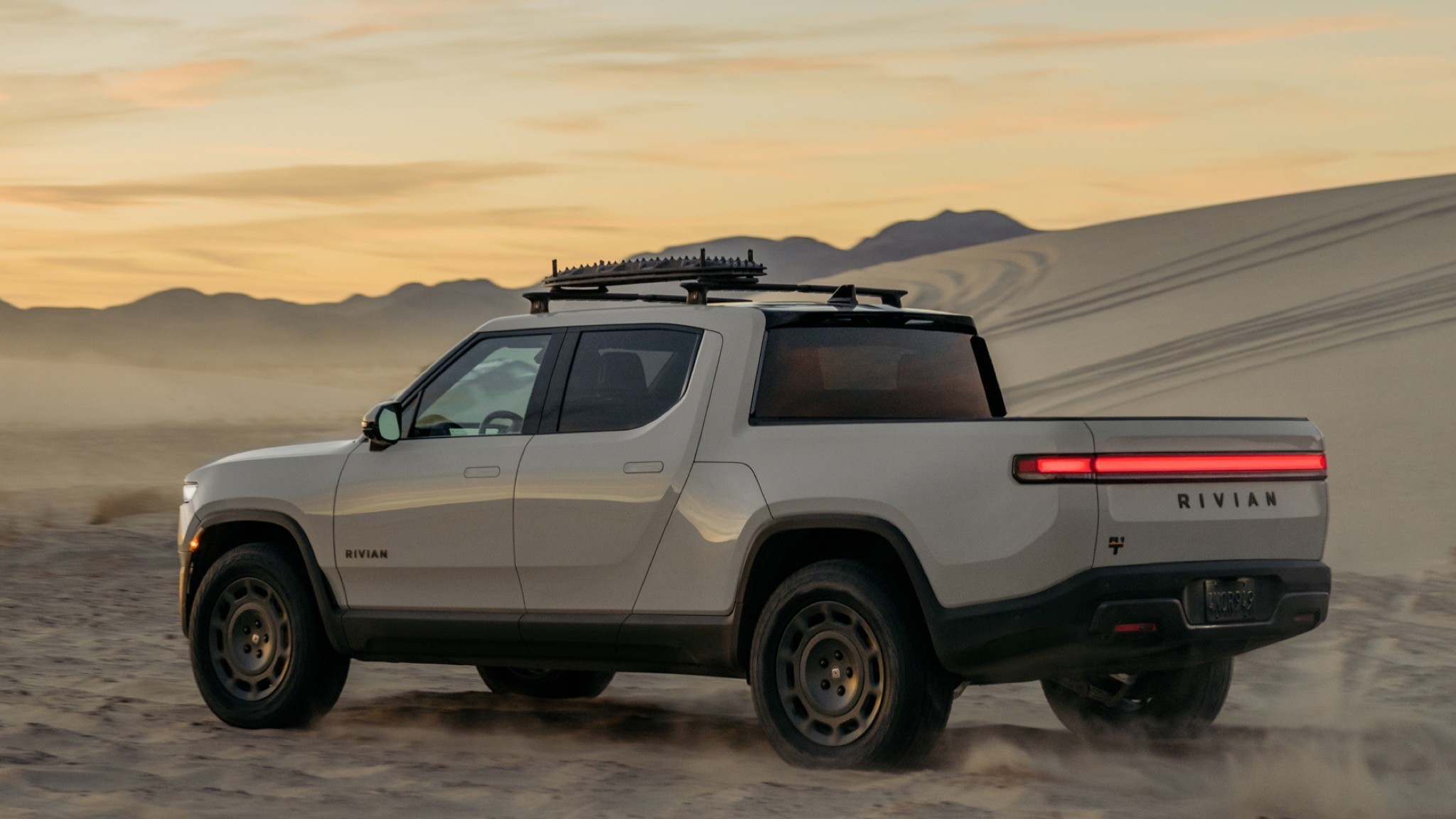 2025 Rivian R1 California Dune Edition 32