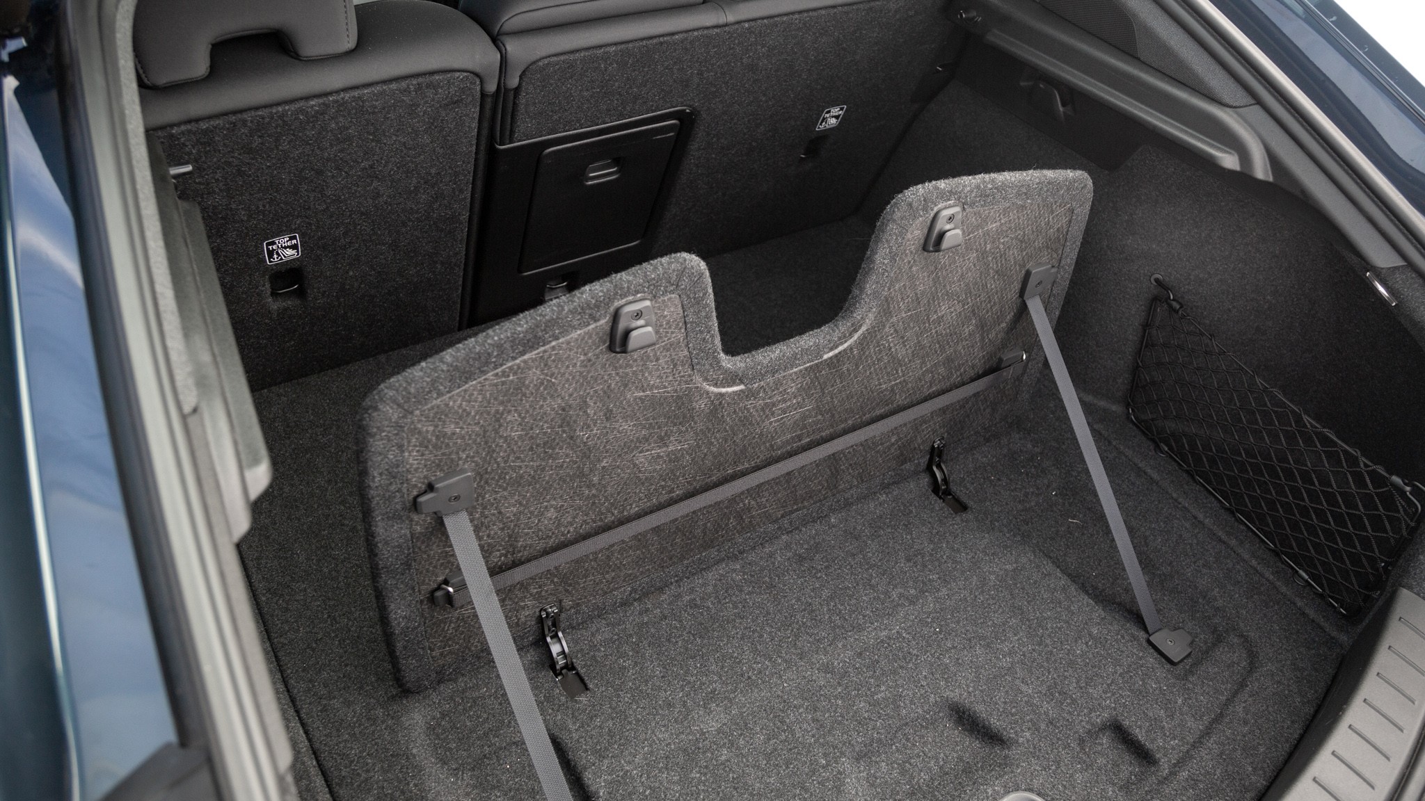 22 2025 Polestar 2 trunk