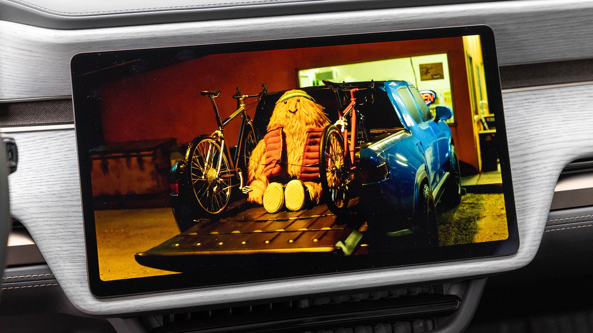 2025 Rivian R1T GearGuard 5