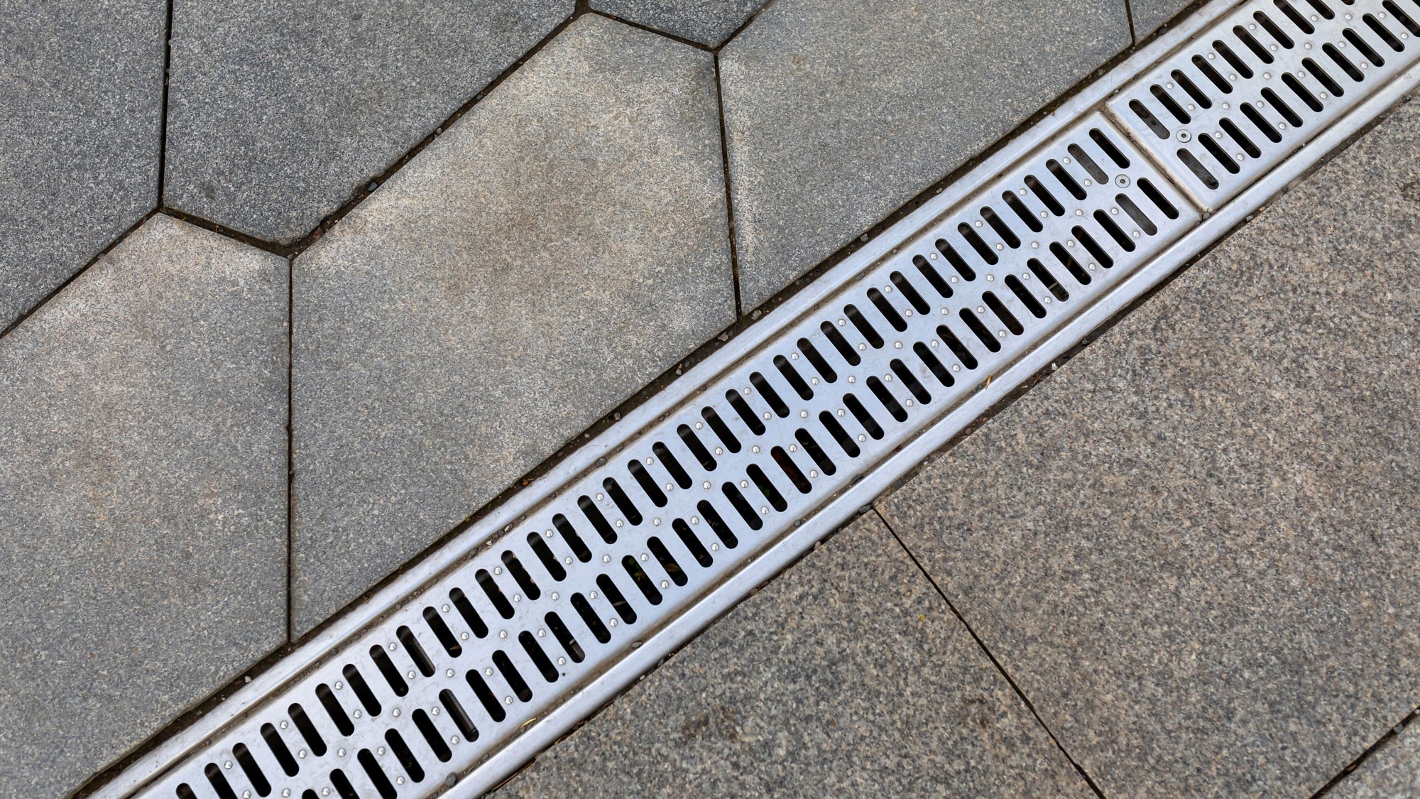 008 flooded car garage protection trench drain system