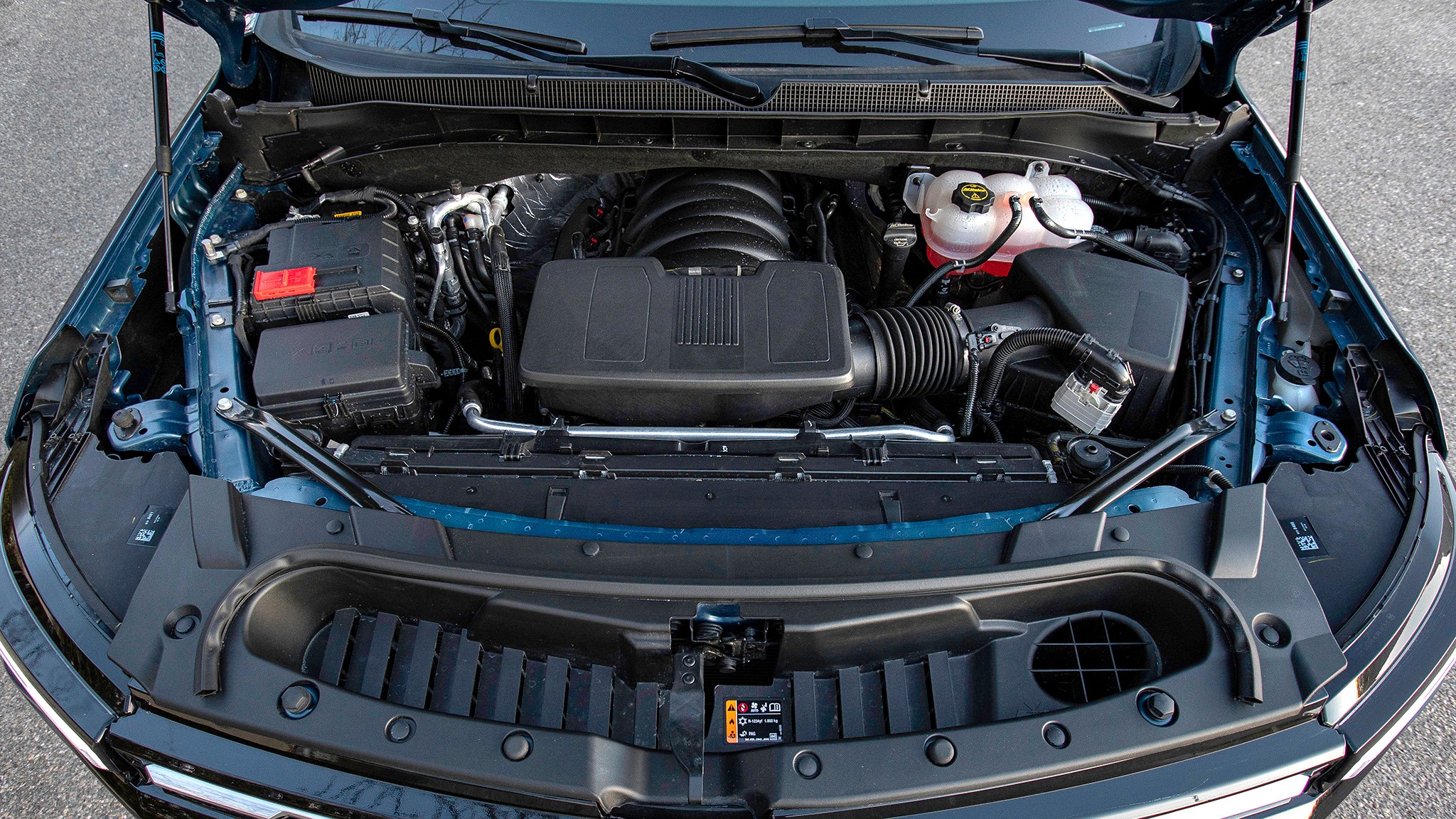 035 2025 Chevrolet Tahoe High Country engine