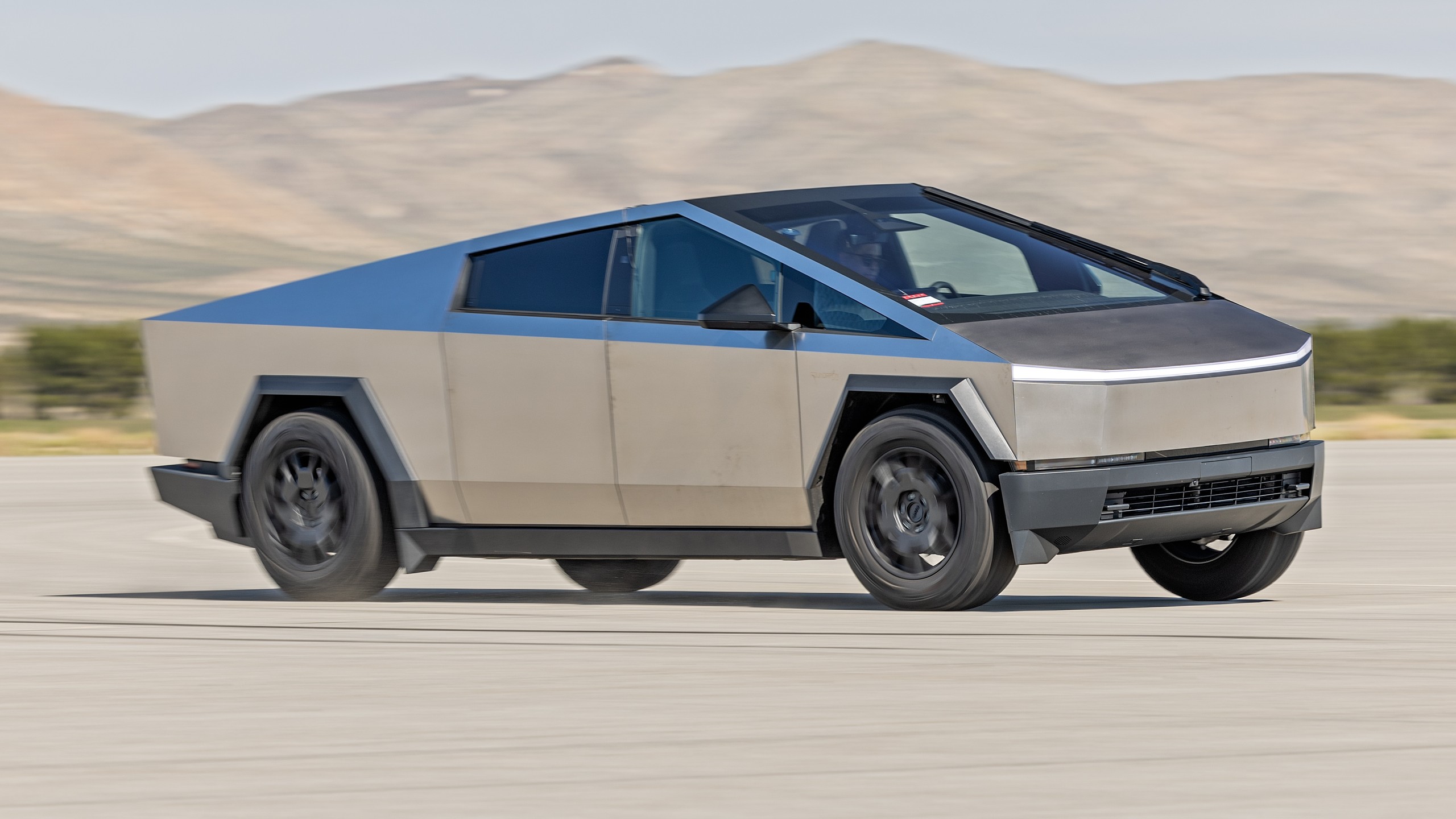 080 2024 Tesla Cybertruck