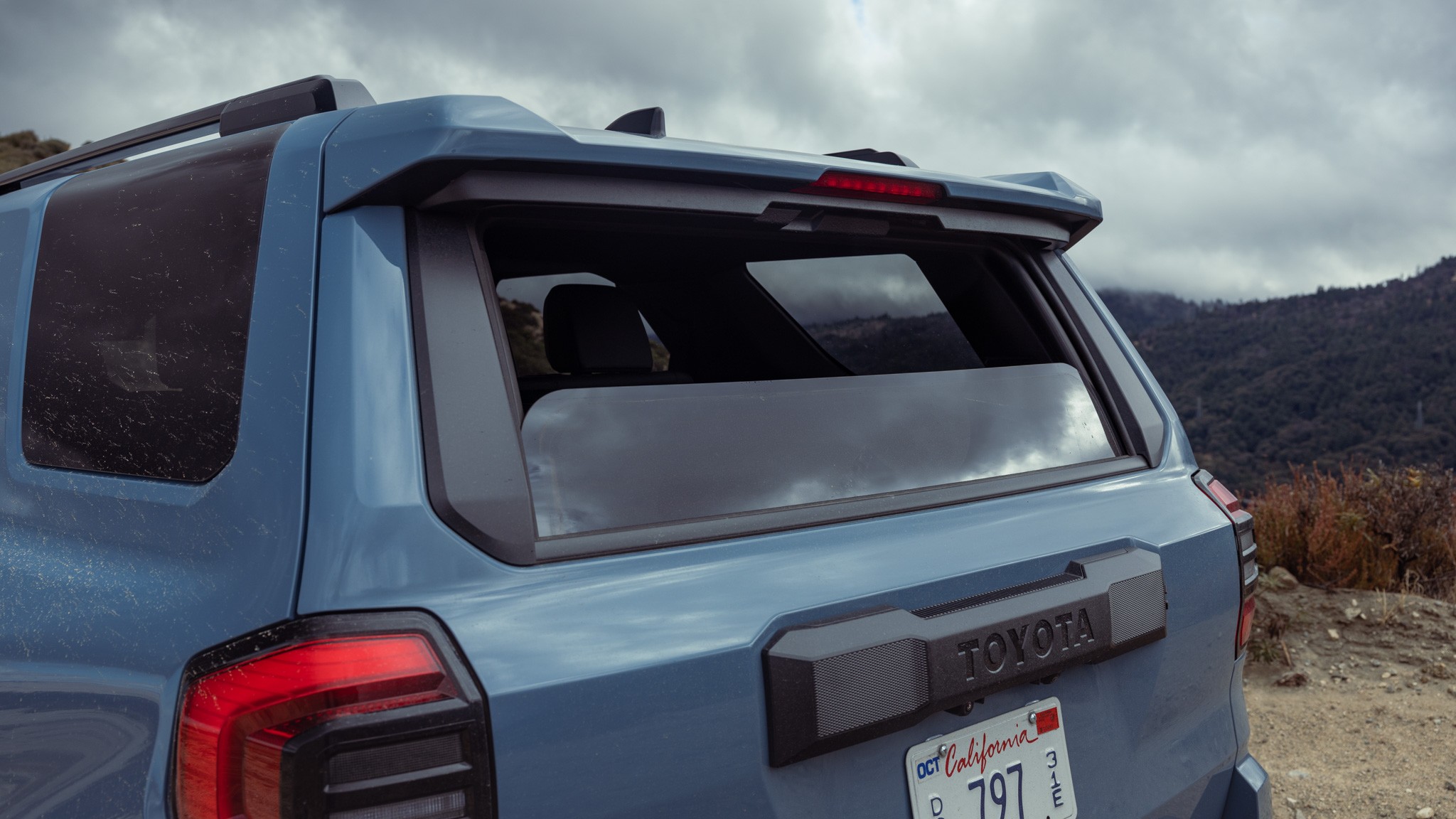 020 2025 Toyota 4Runner TRD OffRoad vs Jeep Wrangler Willys 4XE