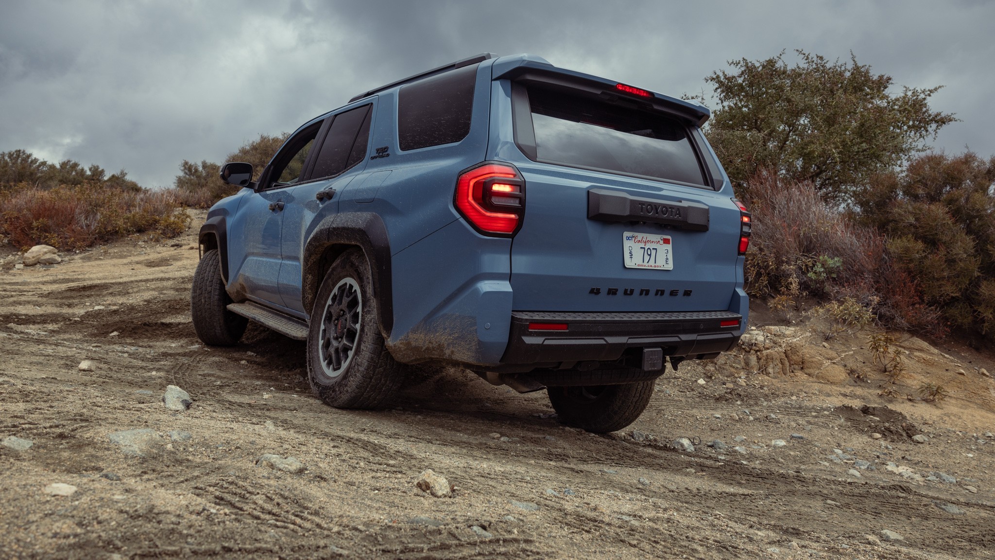 032 2025 Toyota 4Runner TRD OffRoad vs Jeep Wrangler Willys 4XE