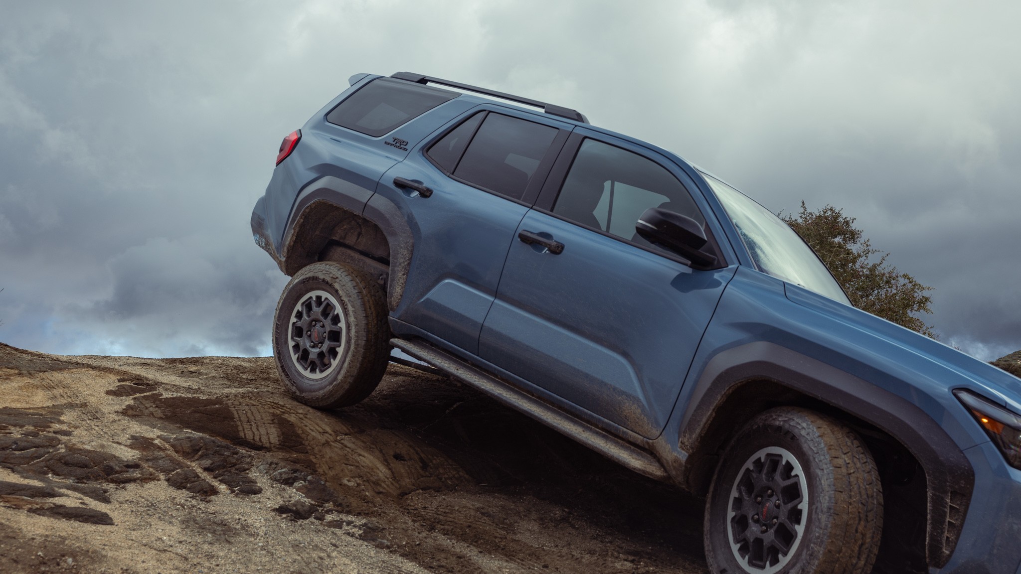 034 2025 Toyota 4Runner TRD OffRoad vs Jeep Wrangler Willys 4XE