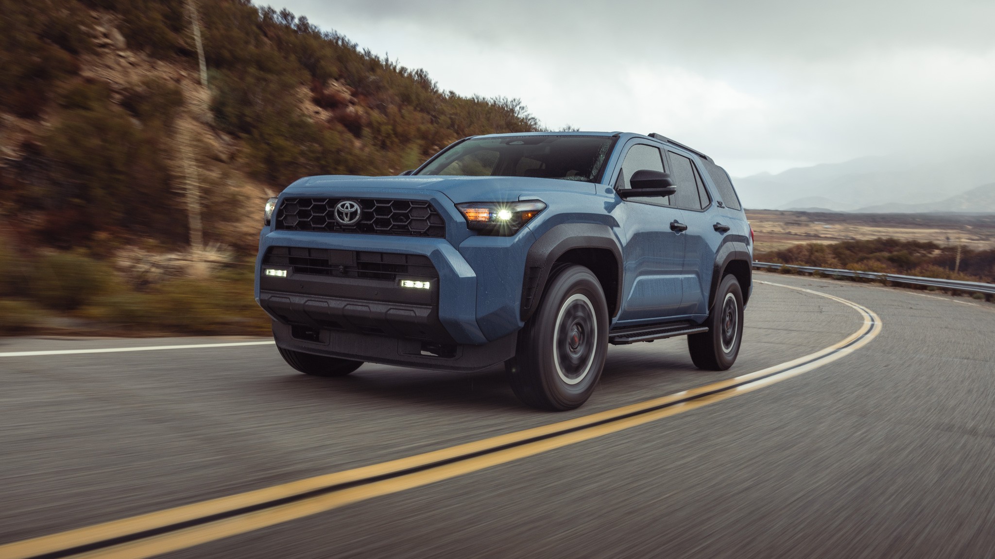 038 2025 Toyota 4Runner TRD OffRoad vs Jeep Wrangler Willys 4XE