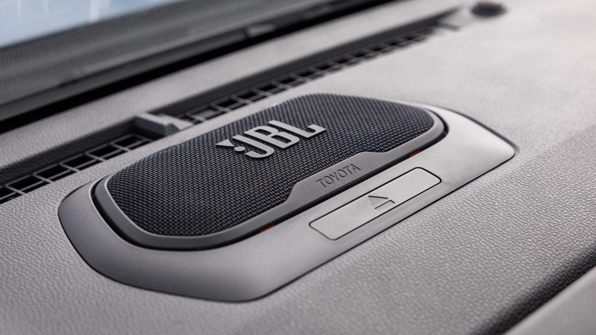 052 2025 Toyota 4Runner TRD OffRoad vs Jeep Wrangler Willys 4XE