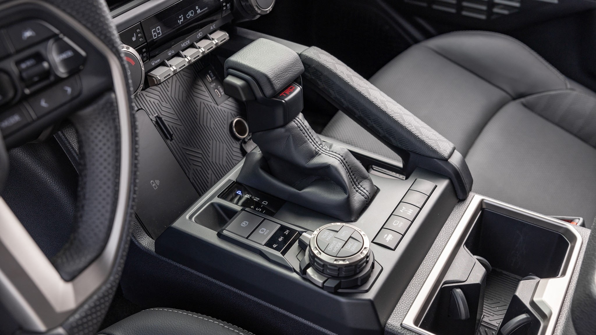 053 2025 Toyota 4Runner TRD OffRoad vs Jeep Wrangler Willys 4XE