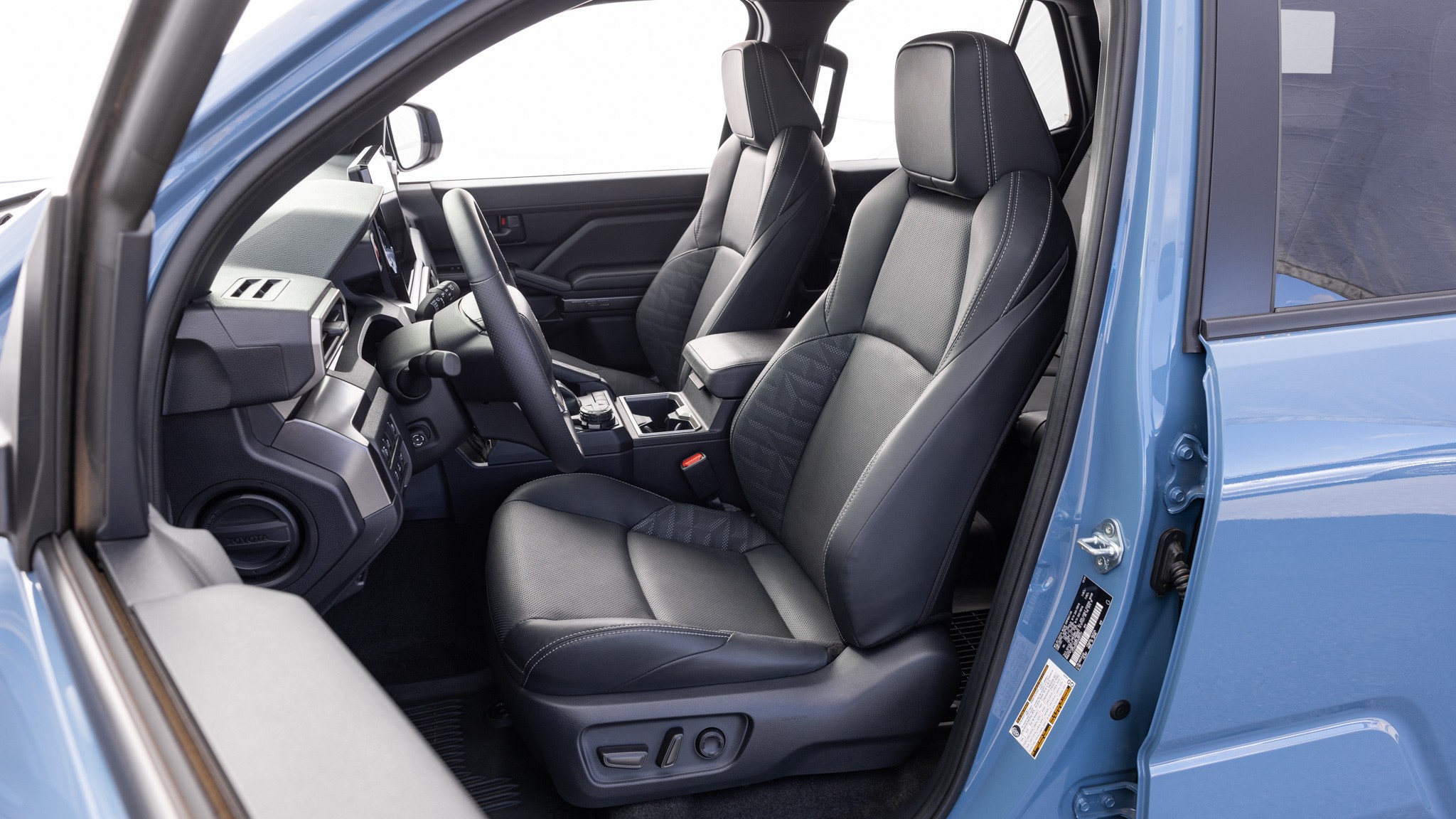 054 2025 Toyota 4Runner TRD OffRoad vs Jeep Wrangler Willys 4XE