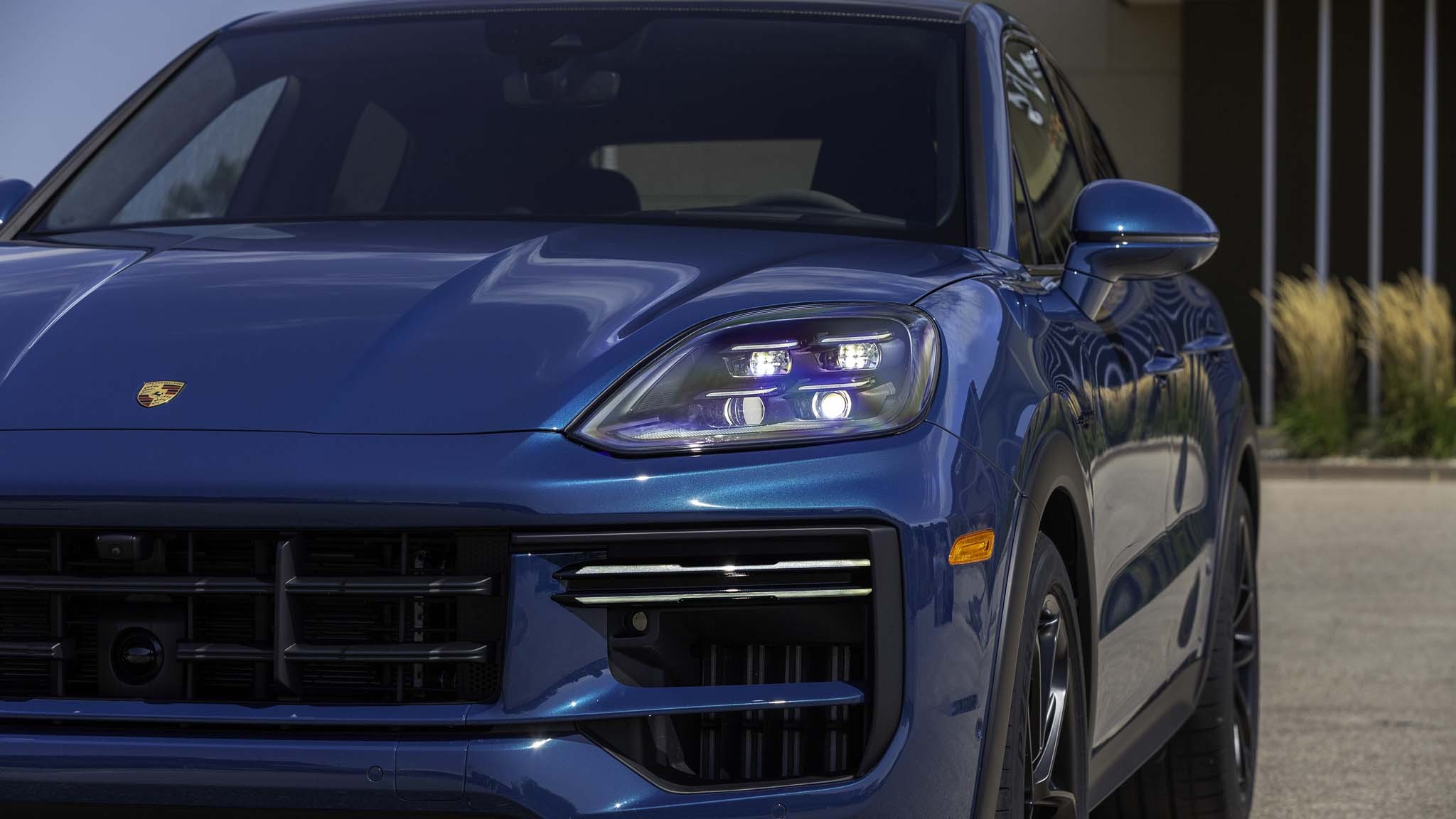 017 2024 Porsche Cayenne Turbo E Hybrid Coupe