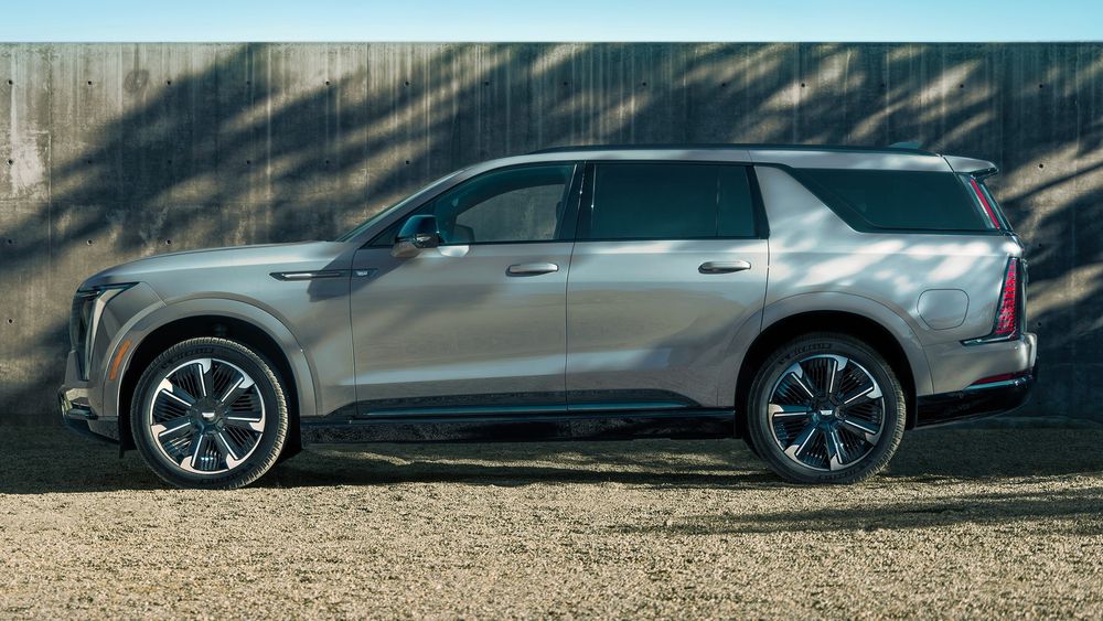 2026 Cadillac Escalade IQL electric luxury SUV 2