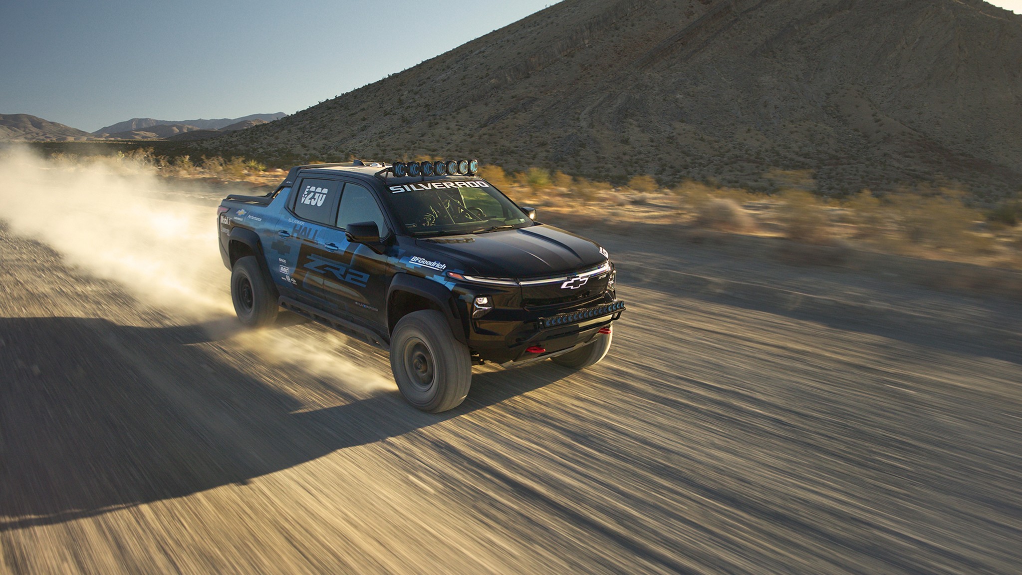 2025 Chevrolet Silverado EV ZR2 off road race truck concept   3