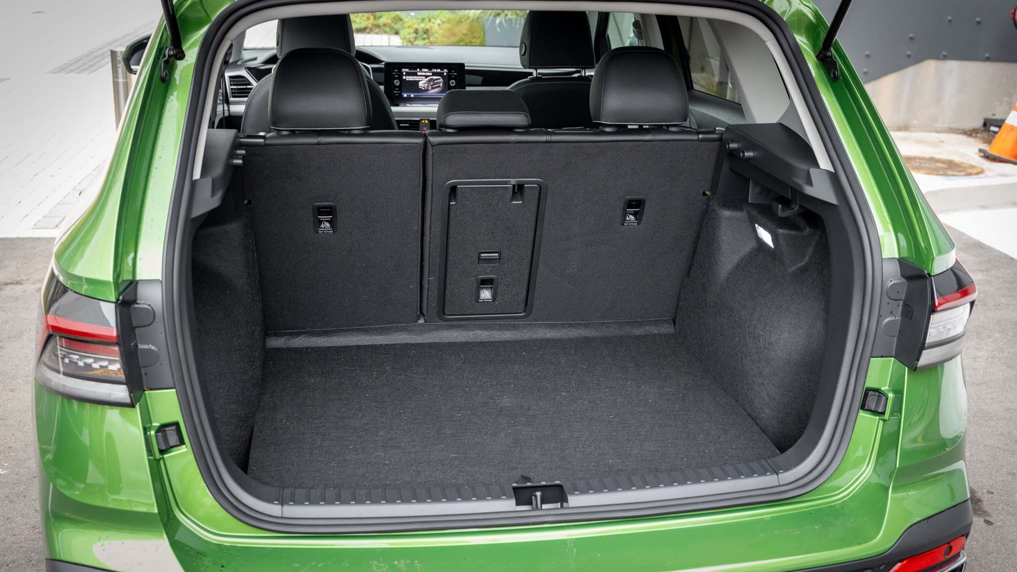 2025 Volkswagen Taos SEL 25