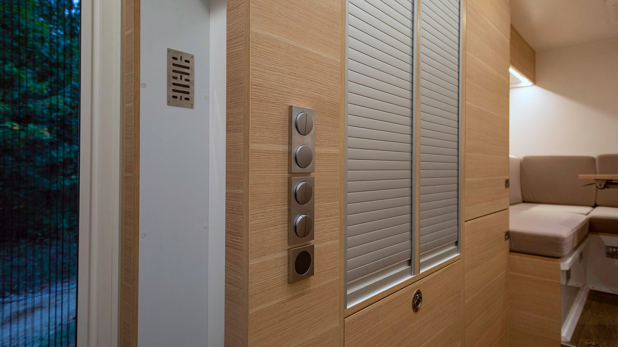 046 2024 Krug Bedrock XT2