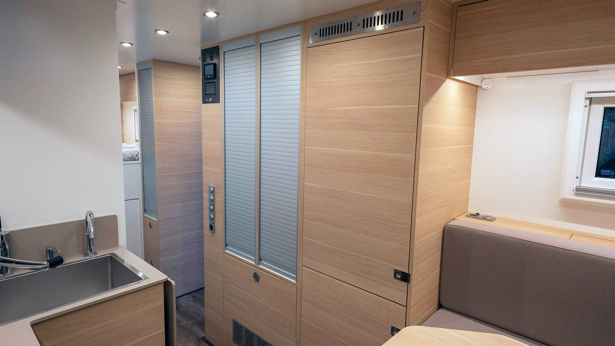 049 2024 Krug Bedrock XT2