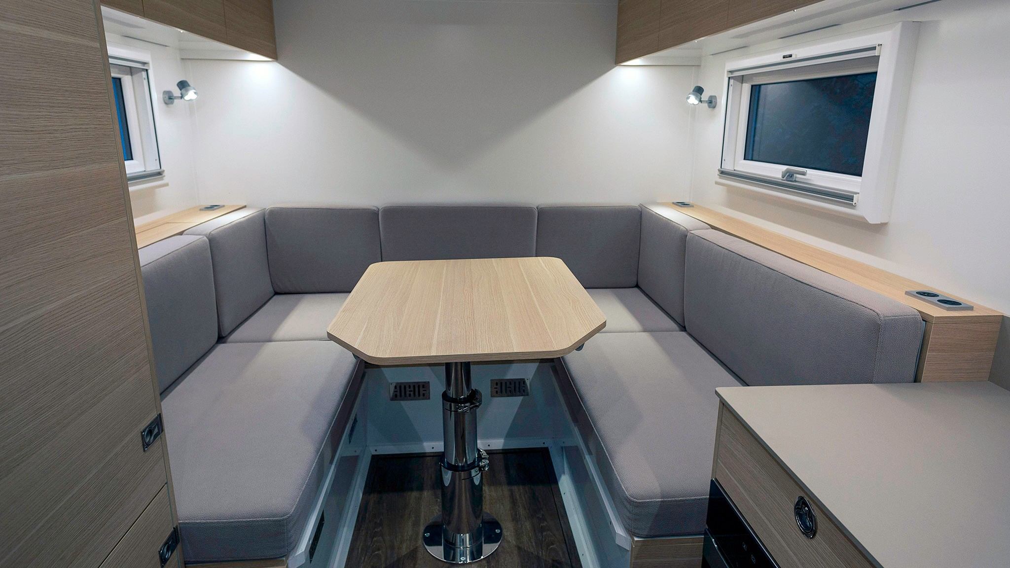 050 2024 Krug Bedrock XT2