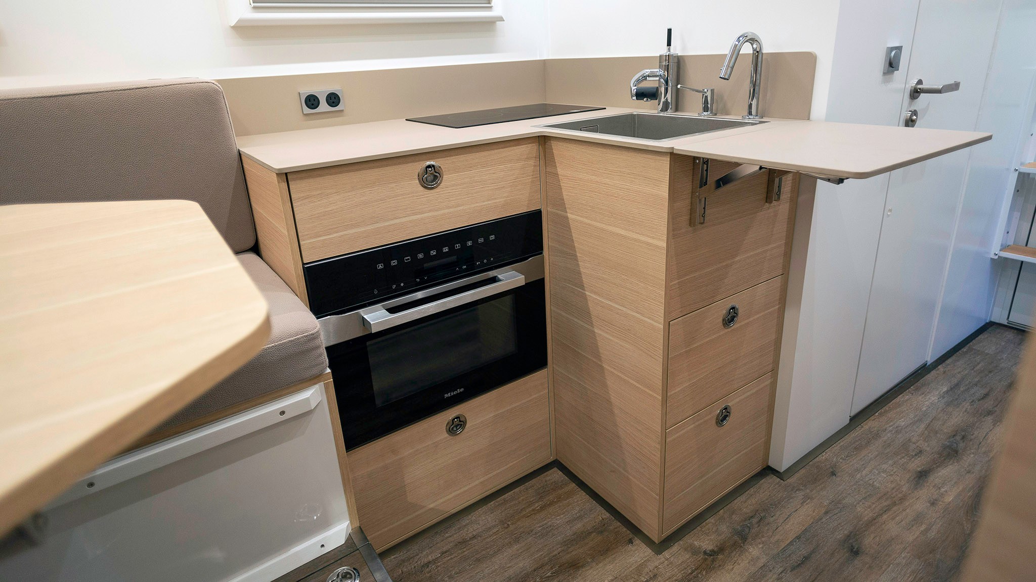 053 2024 Krug Bedrock XT2