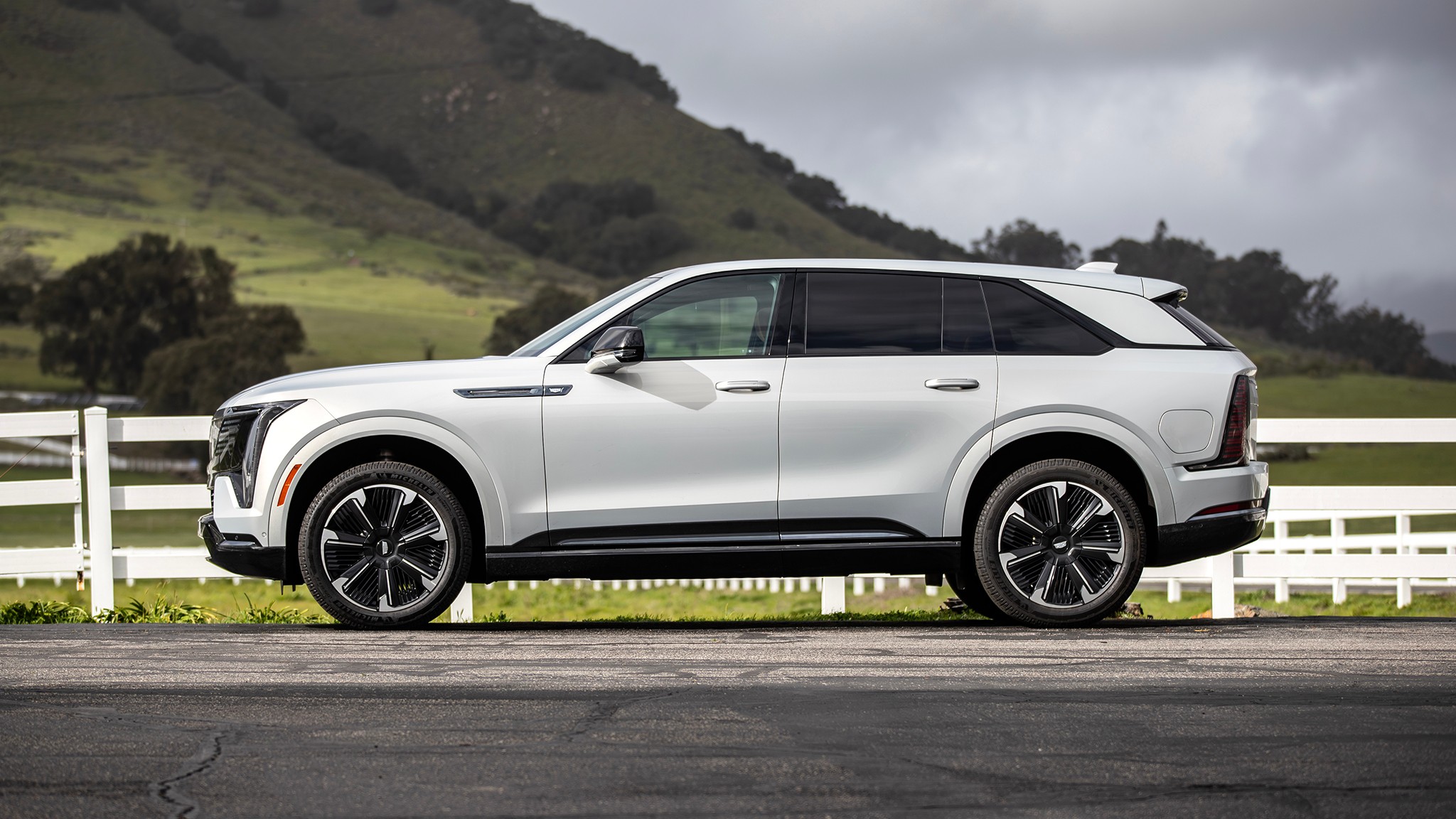 39 2025 Cadillac Escalade IQ road trip SF LA