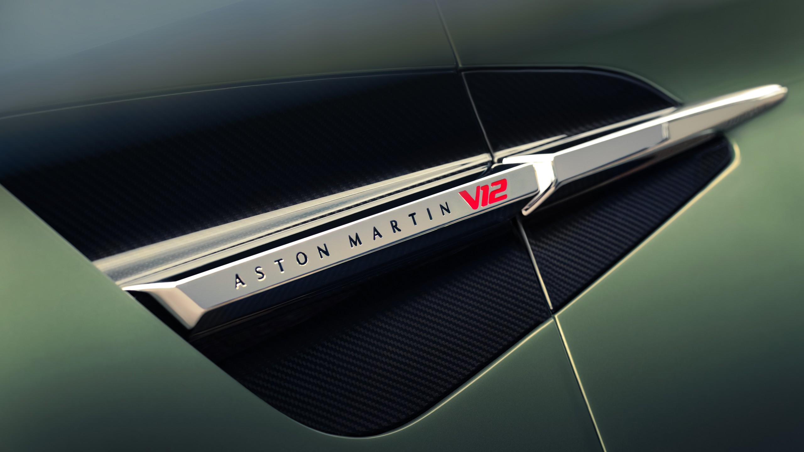 2026 Aston Martin Vanquish Volante 9