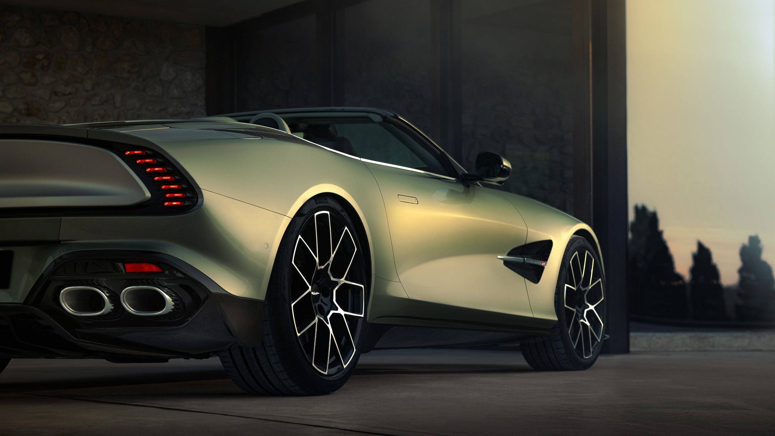 2026 Aston Martin Vanquish Volante 14