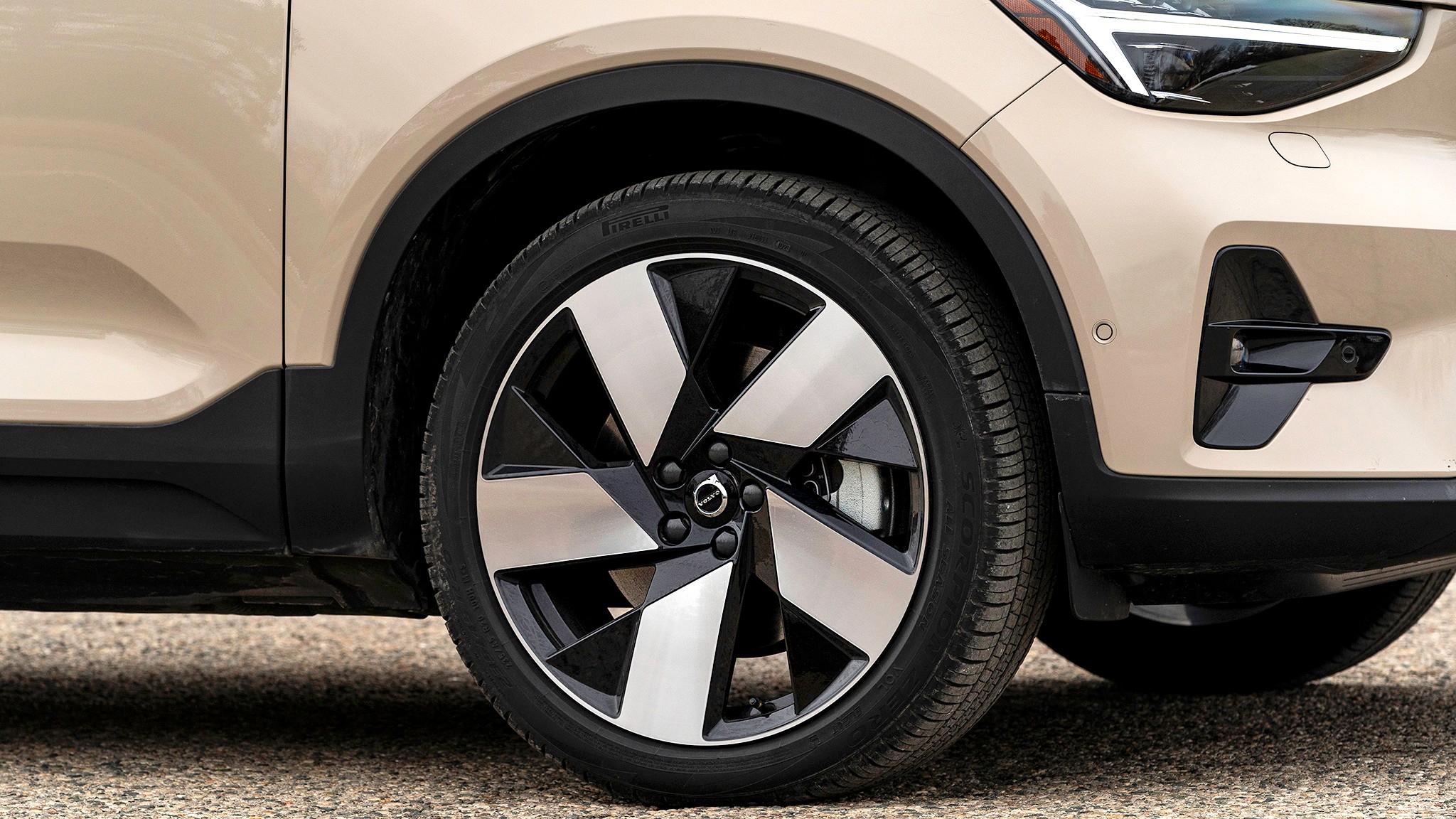 021 2025 Volvo EX40 Twin Motor Ultra