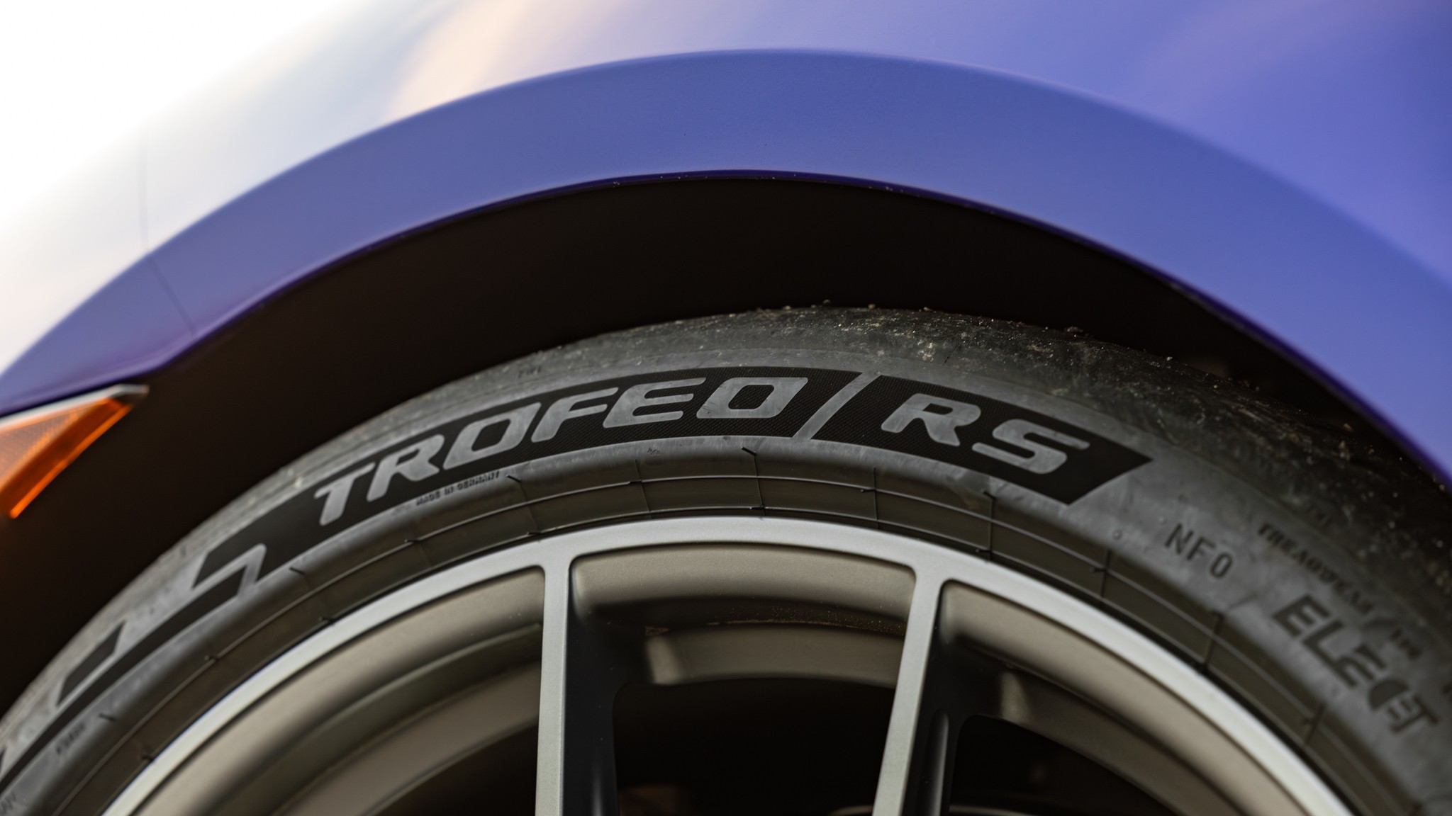 025 2025 Porsche Taycan Turbo GT Weissach Road