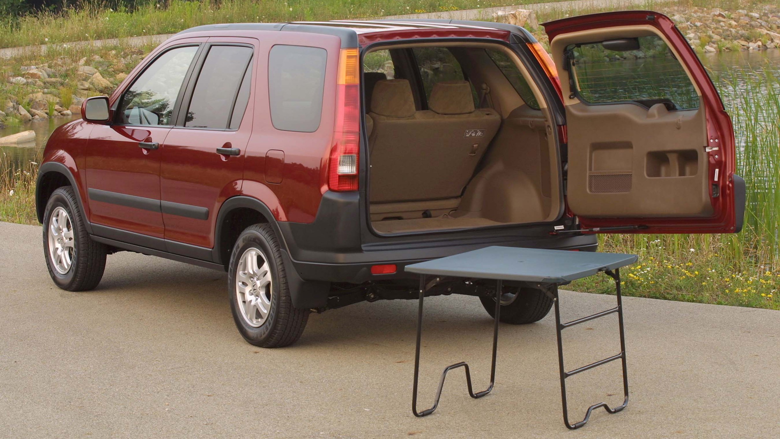 2002 Honda CR V picnic table
