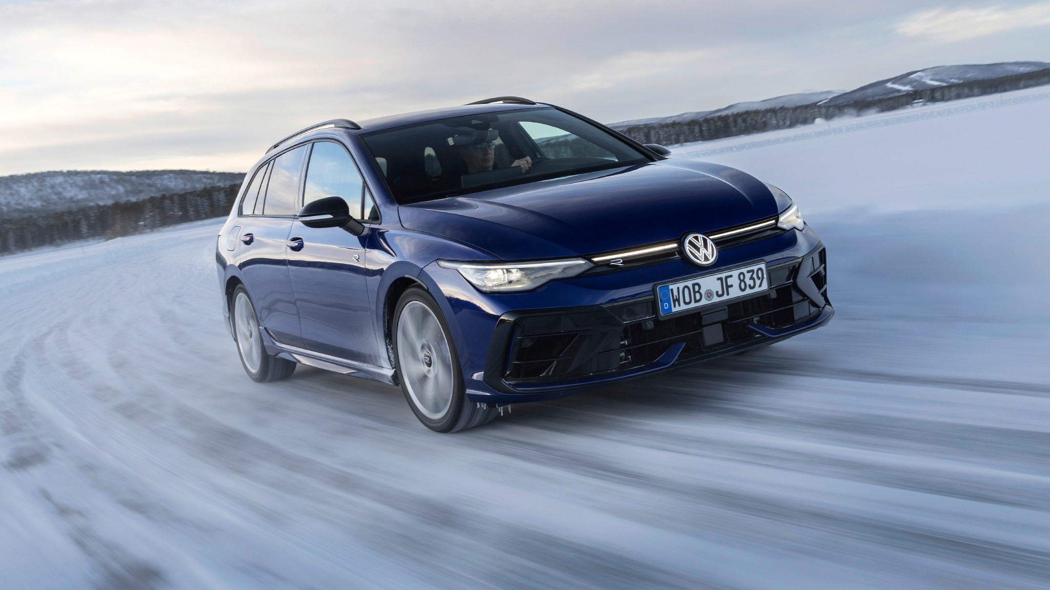 3 2025 Volkswagen Golf R Variant Station Wagon