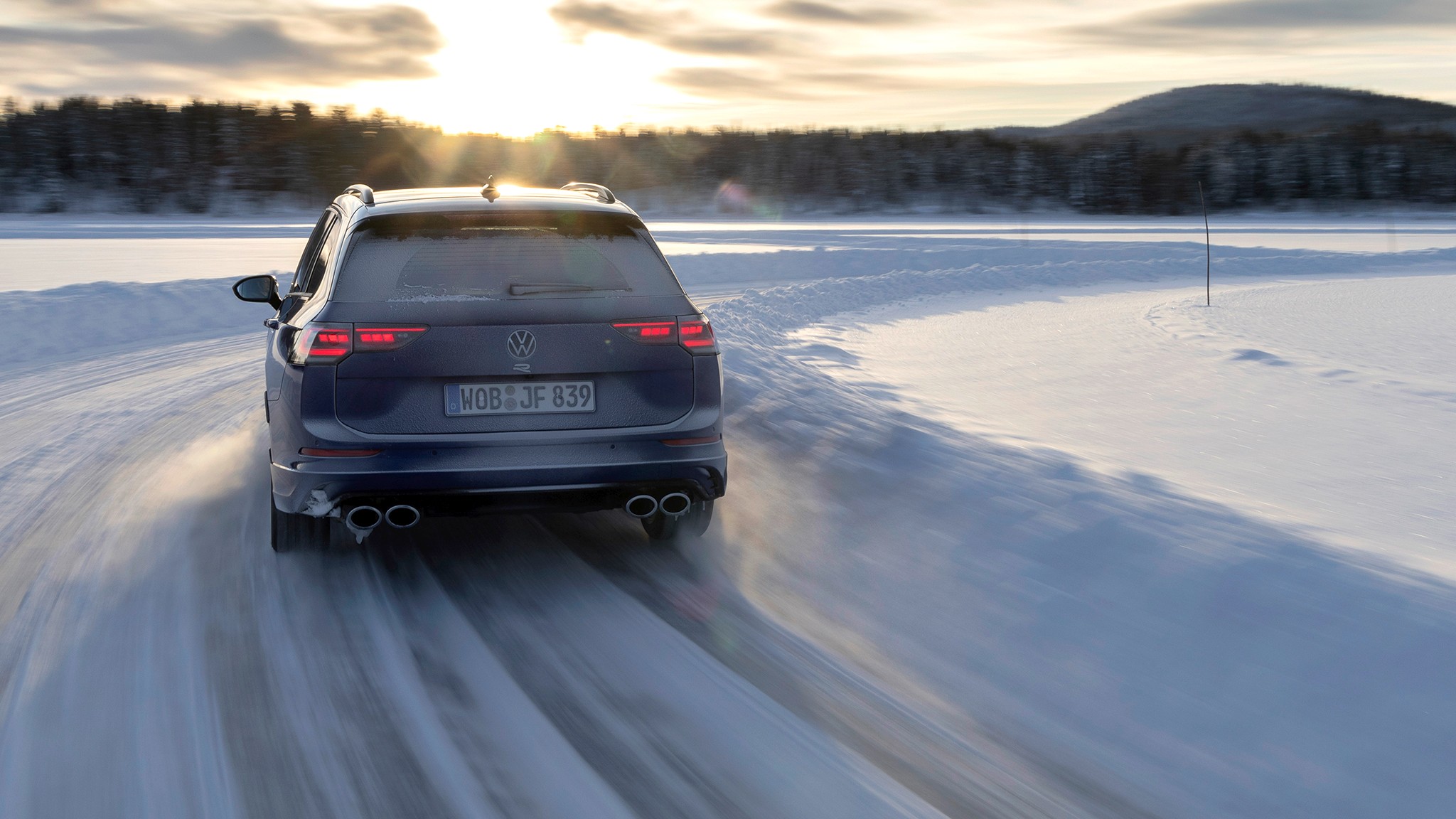 4 2025 Volkswagen Golf R Variant Station Wagon