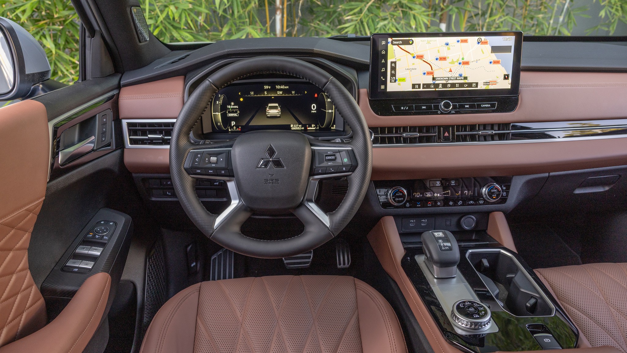 019 2025 Mitsubishi Outlander interior