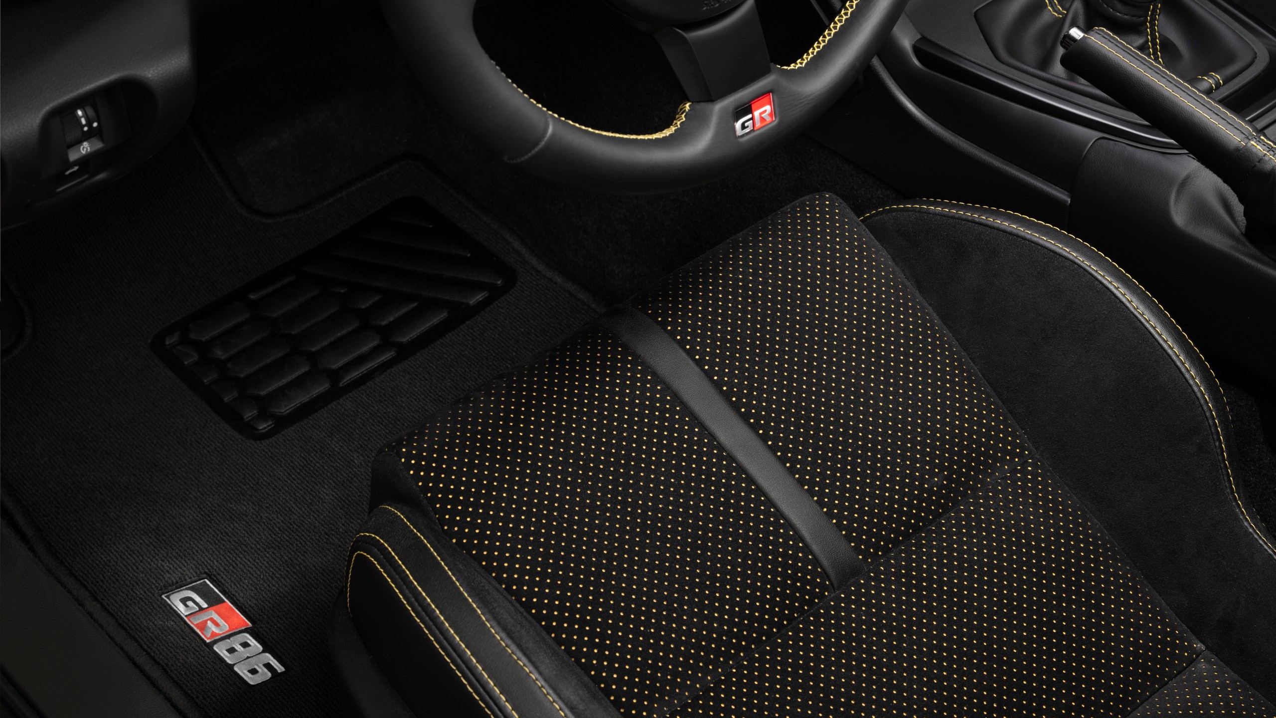 2026 Toyota GR86 SE Yuzu 015