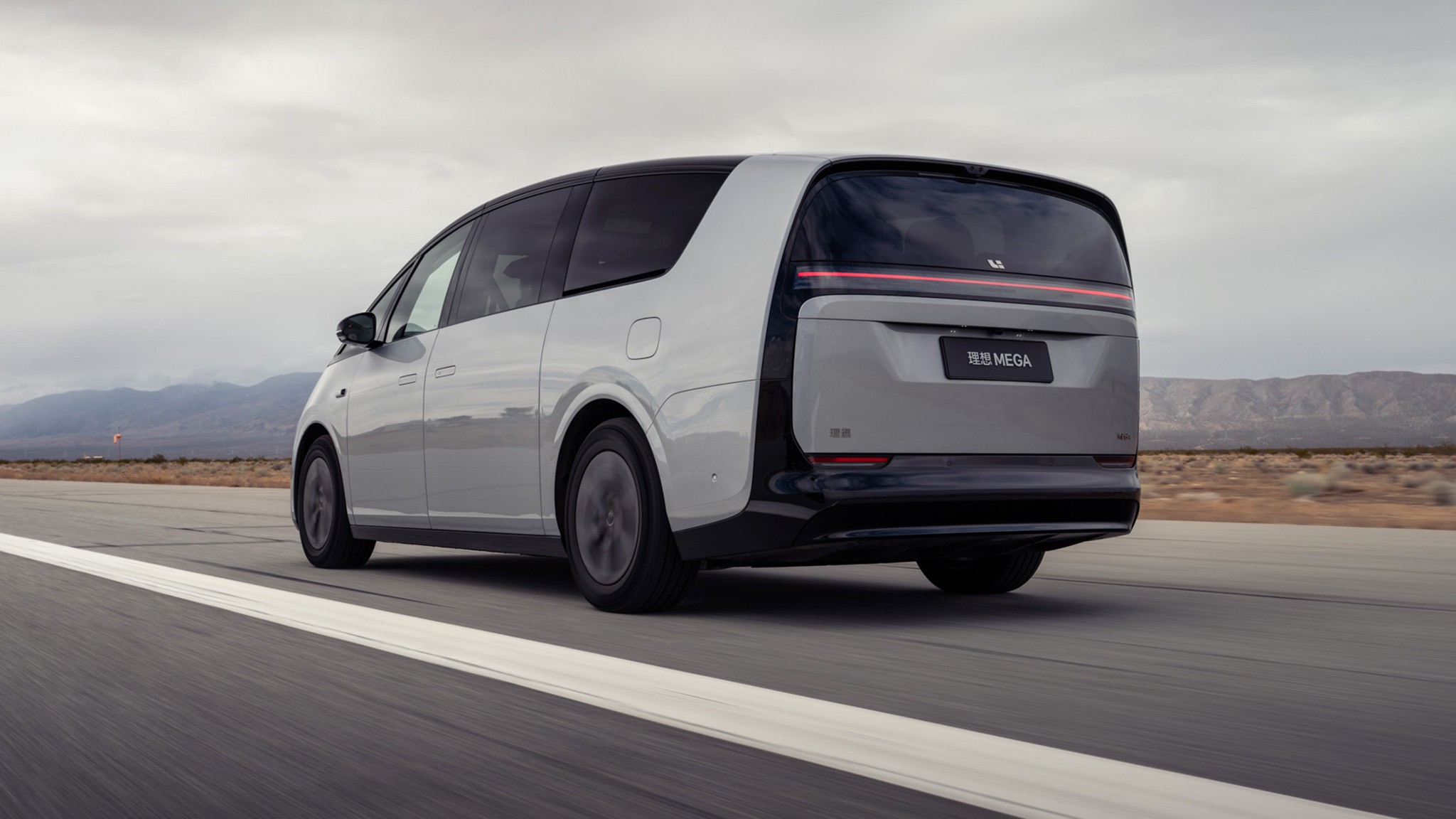 041 2025 Li Auto MEGA