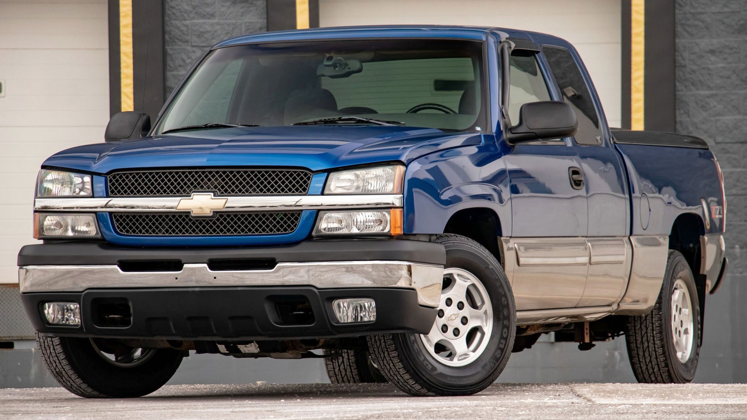 001 2003 chevy silverado lt zl1 blue front three quarter cat eye truck