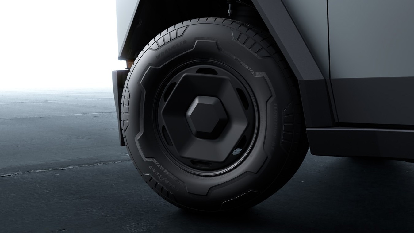 2025 Tesla Cybertruck RWD Long Range 4