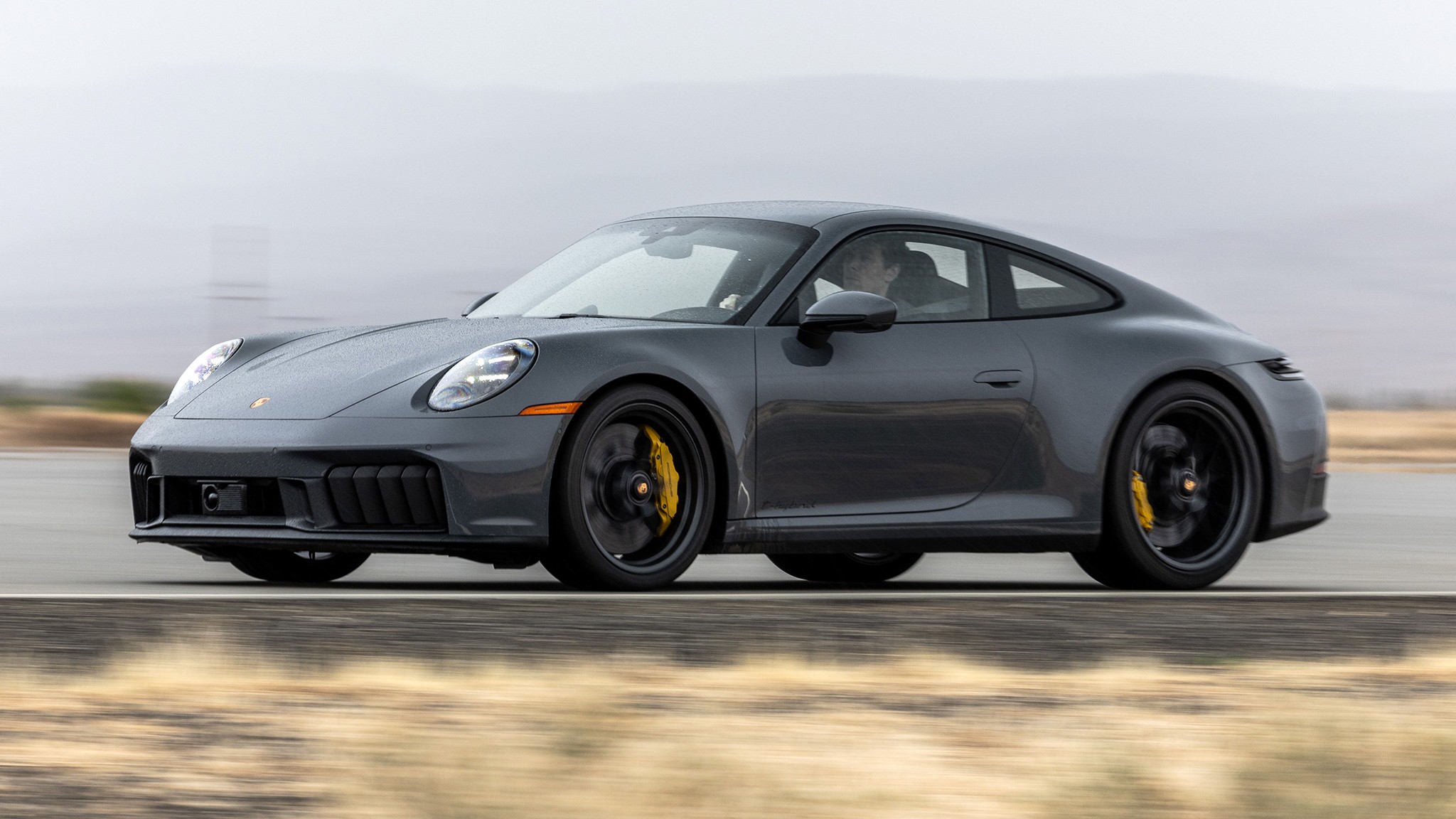 007 2025 Porsche 911 GTS