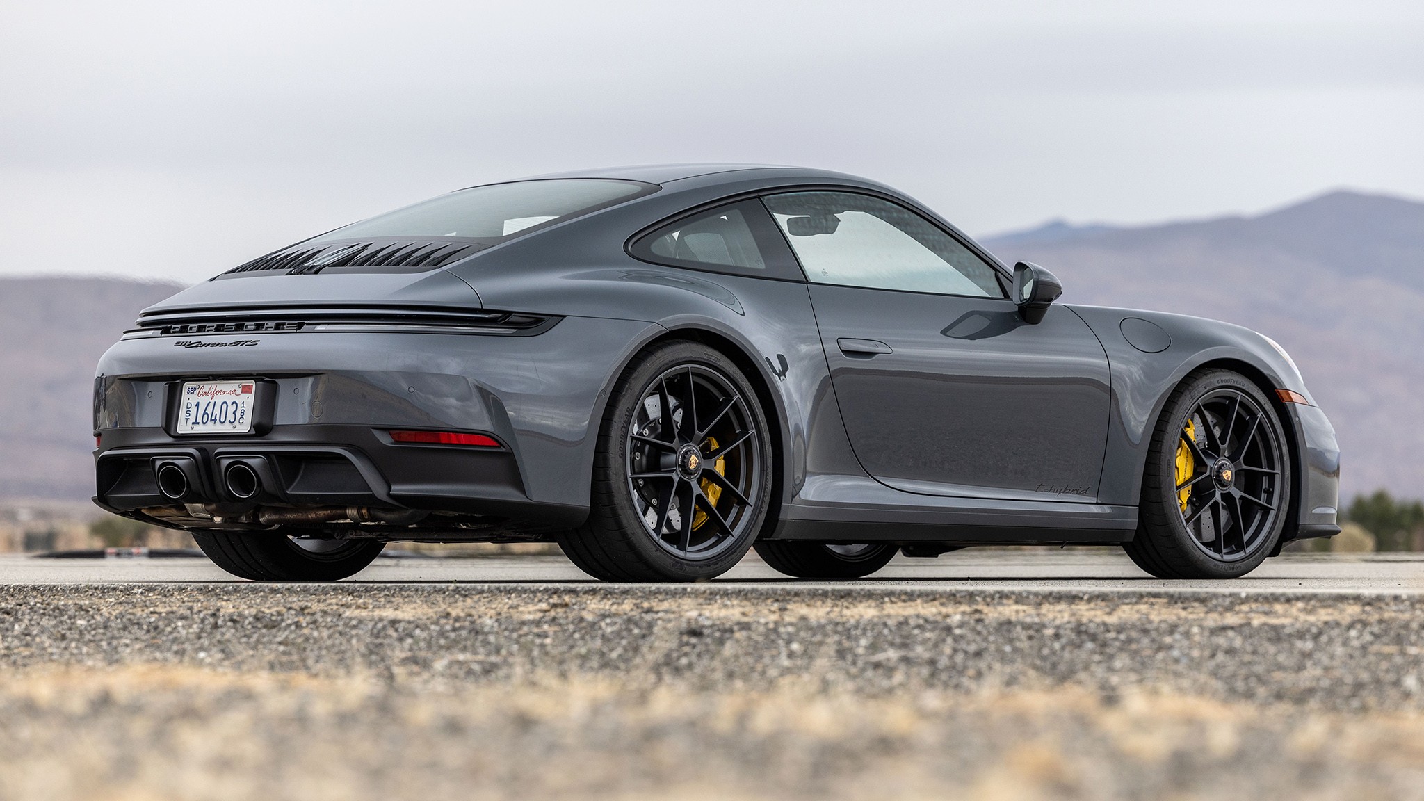 011 2025 Porsche 911 GTS