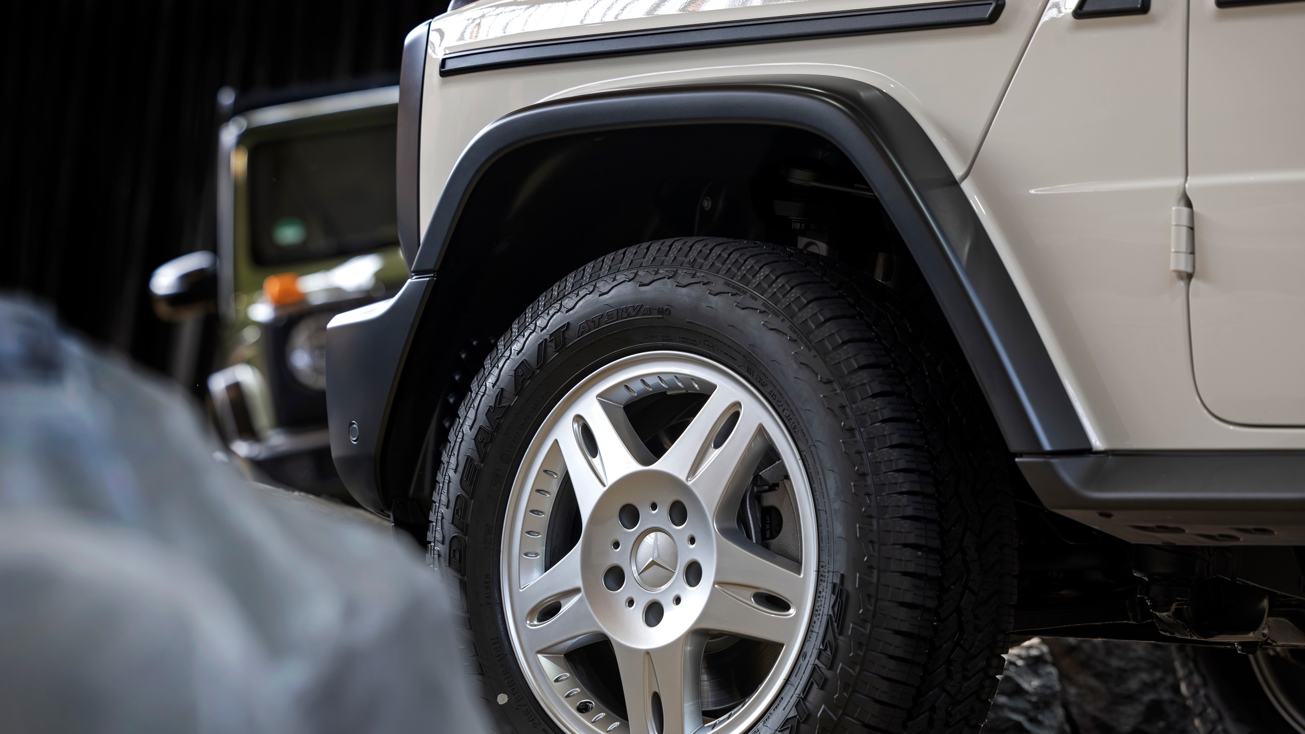 Mercedes Benz G550 Stronger Than the 1980s Edition 21