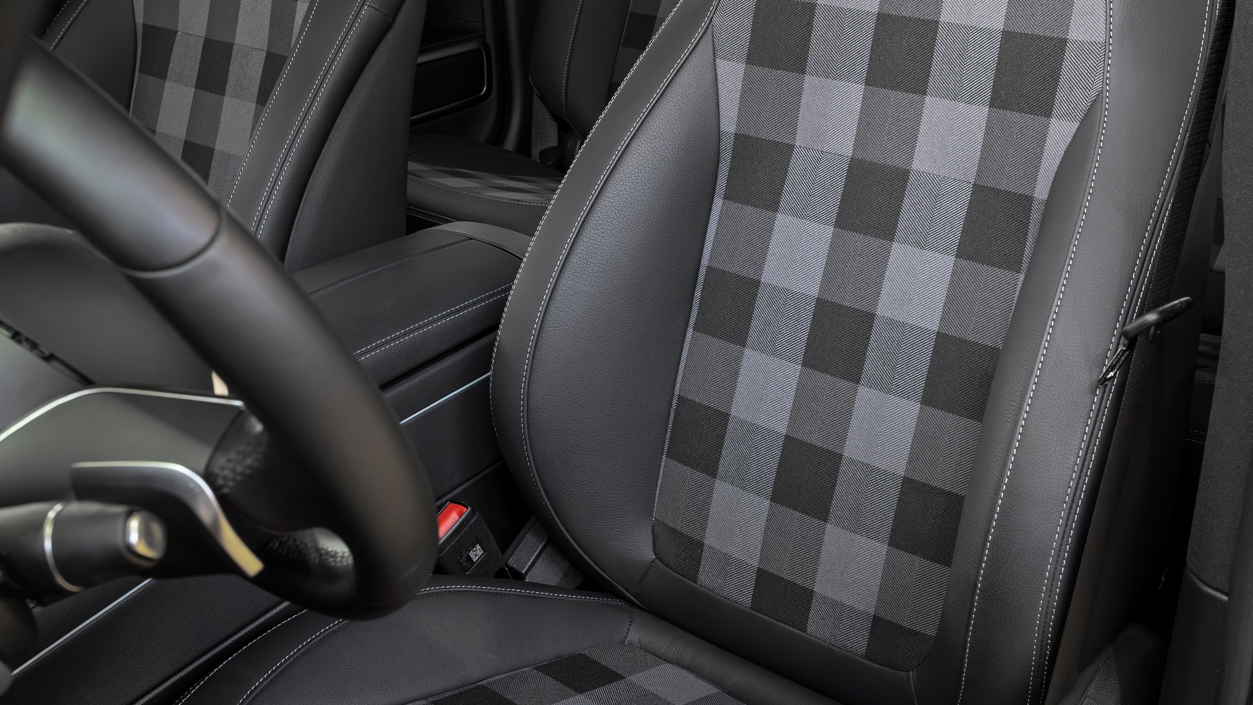 Mercedes Benz G550 Stronger Than the 1980s Edition 23