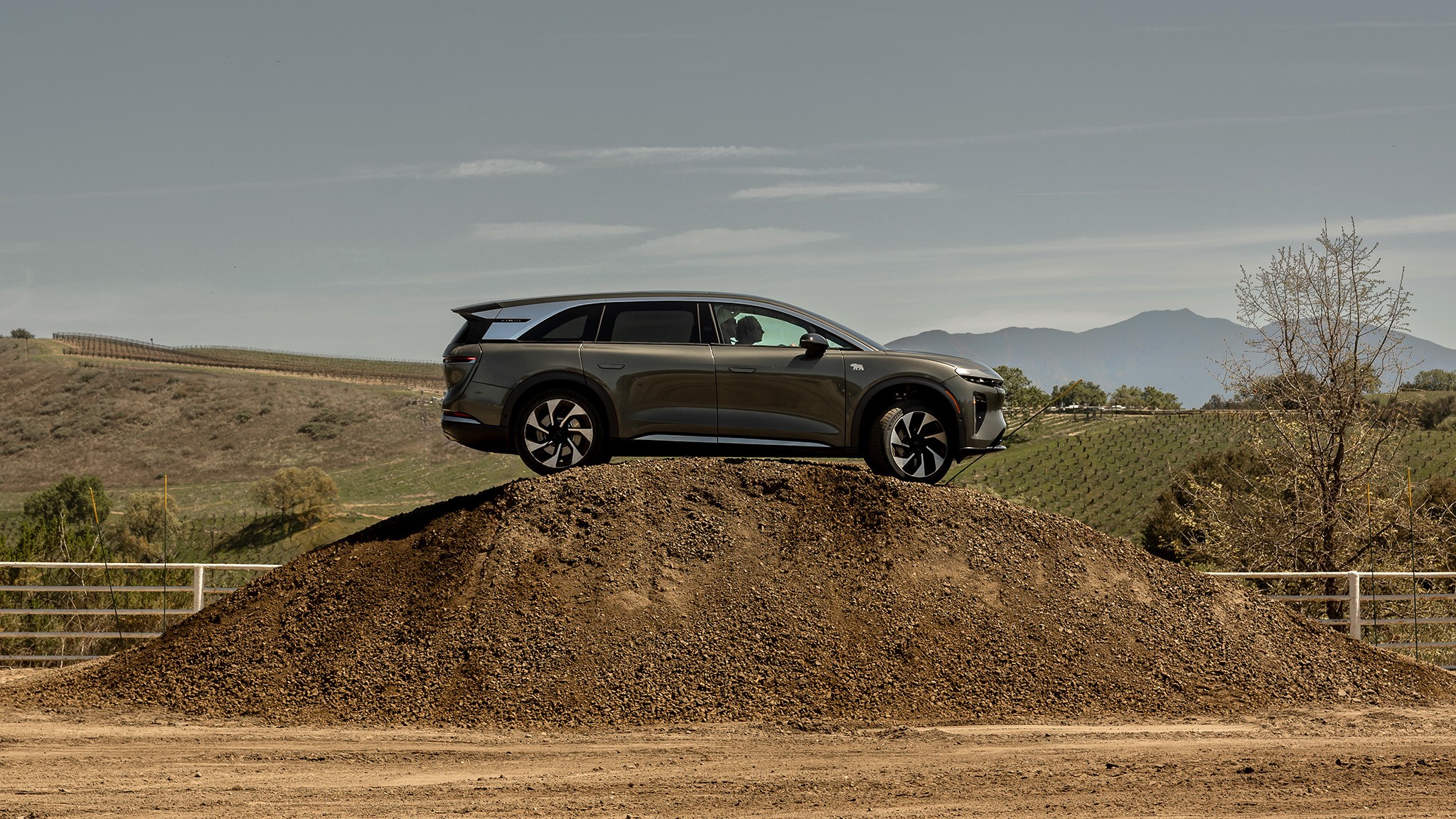 2025 Lucid Gravity 7