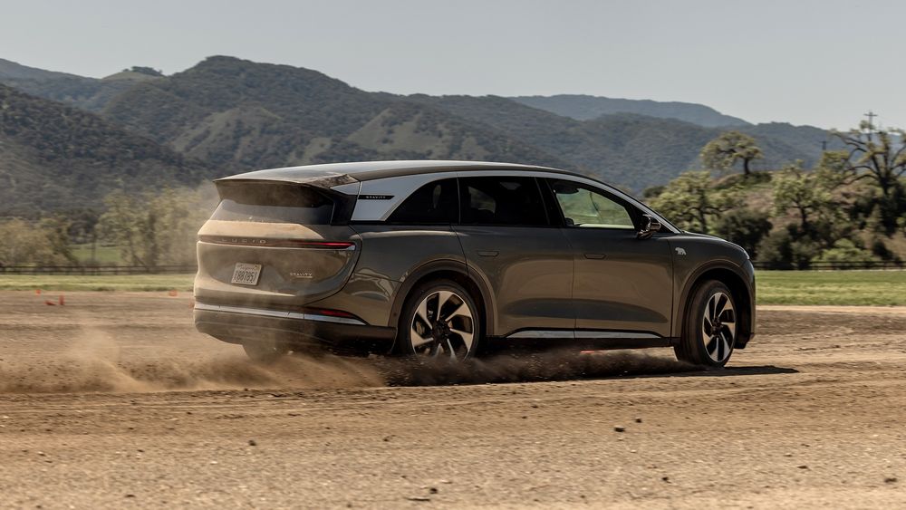 2025 Lucid Gravity 69