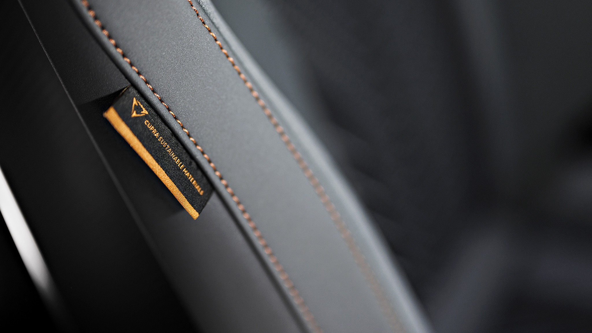 2 2025 Cupra Formentor ENCELADUS