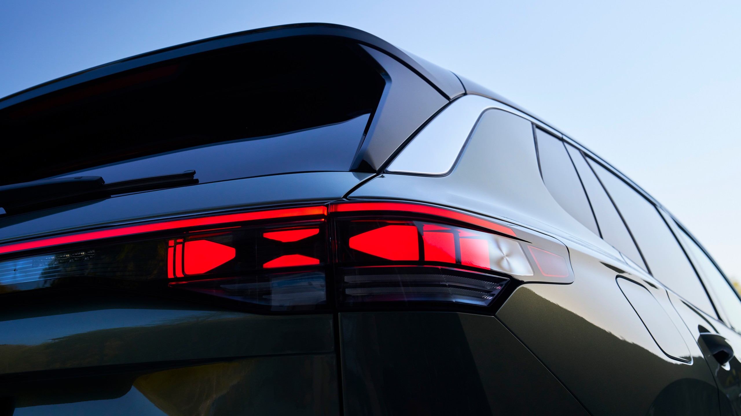 2026 Volkswagen Tiguan SEL R Line Turbo 11